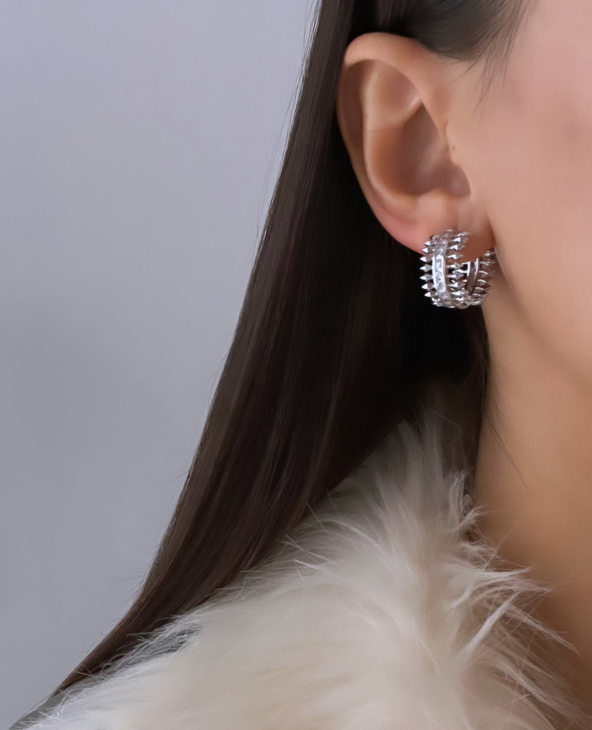 İTHAL OK DETAYLI SİLVER HALKA KÜPE