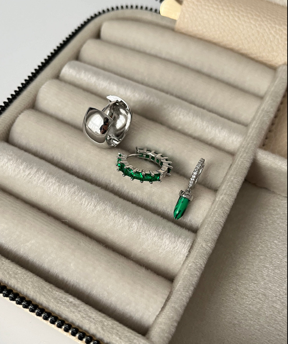 İTHAL 3LÜ YEŞİL TAŞLI SİLVER KÜPE SETİ