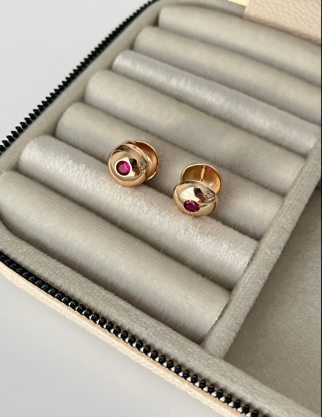 İTHAL FUŞYA TAŞLI KÜPE