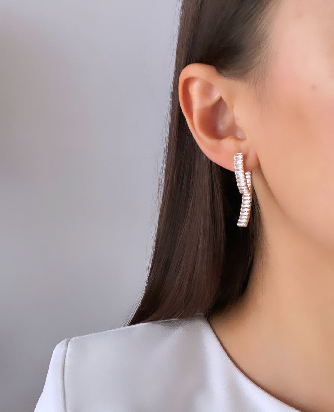 İTHAL ZİRKON TAŞLI GOLD KÜPE