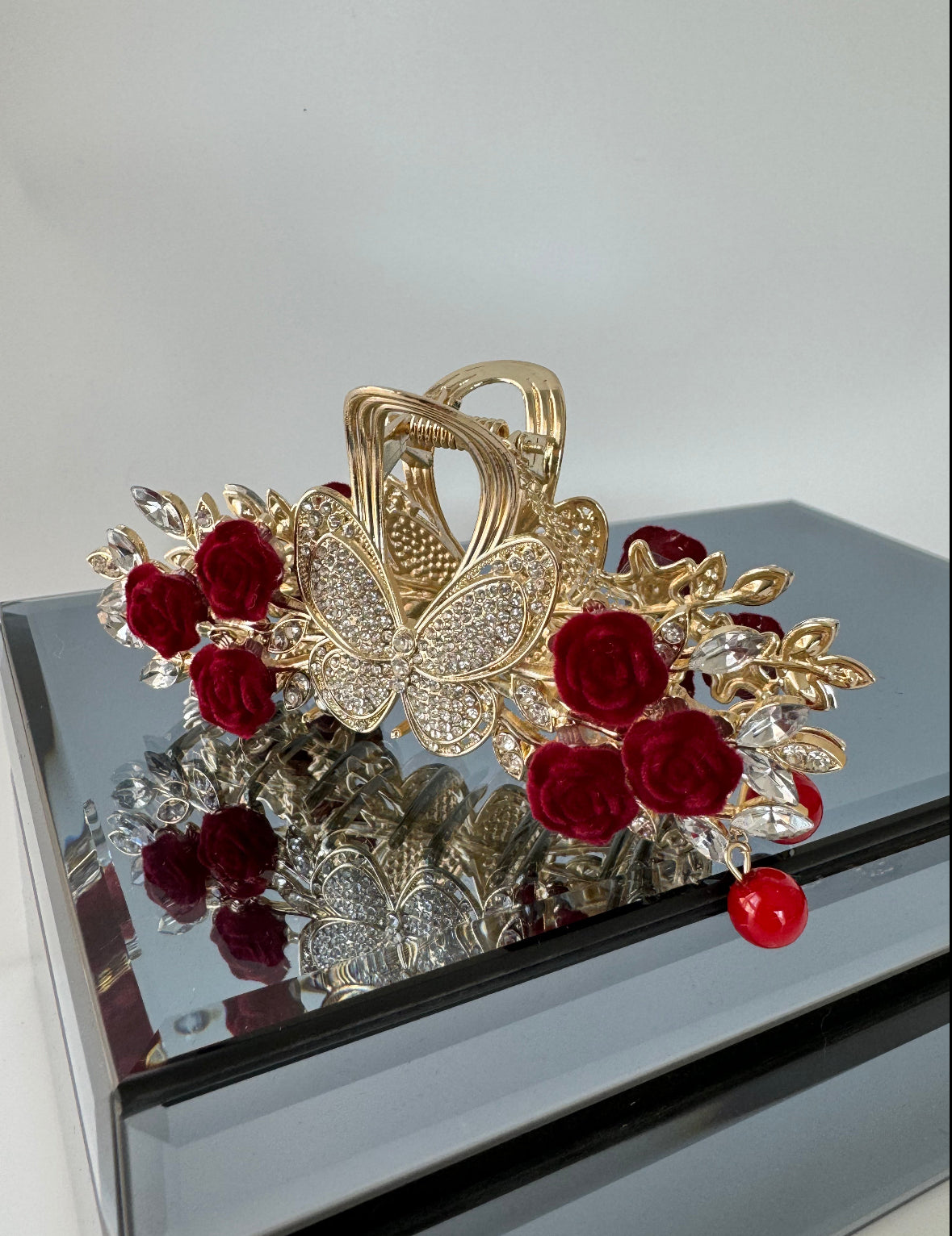 İTHAL BORDO ÇİÇEK DETAYLI GOLD METAL MANDAL TOKA