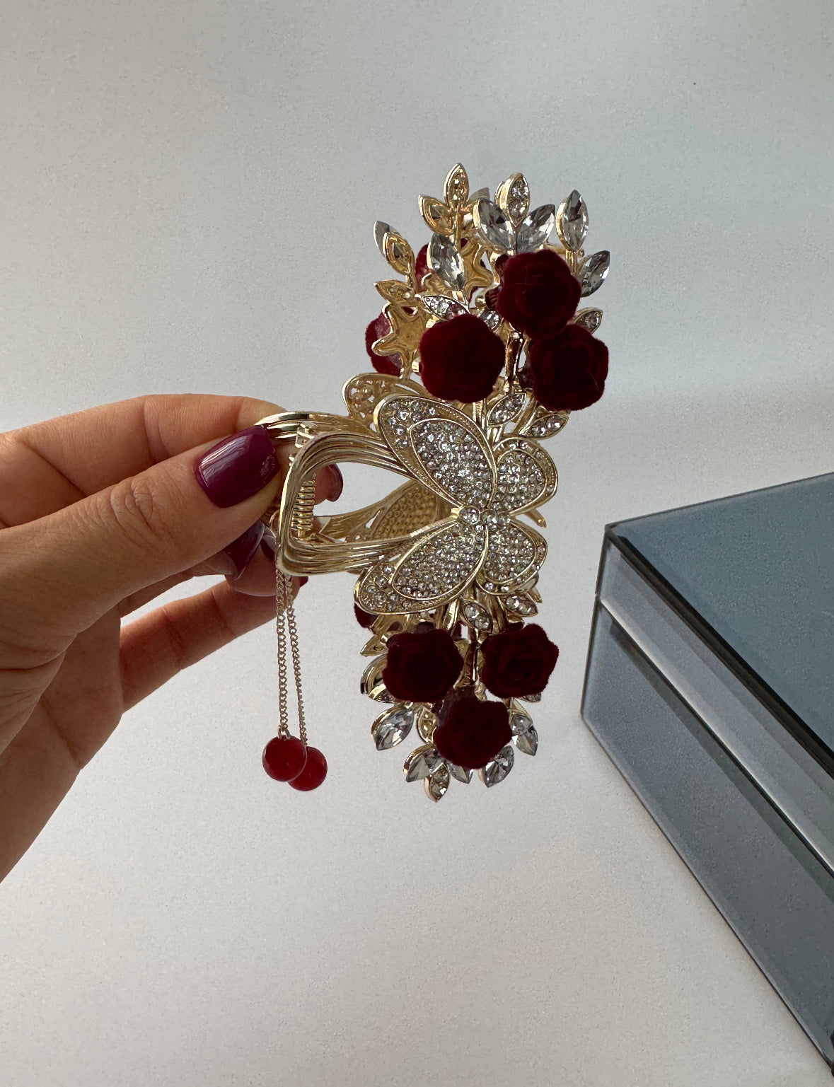 İTHAL BORDO ÇİÇEK DETAYLI GOLD METAL MANDAL TOKA