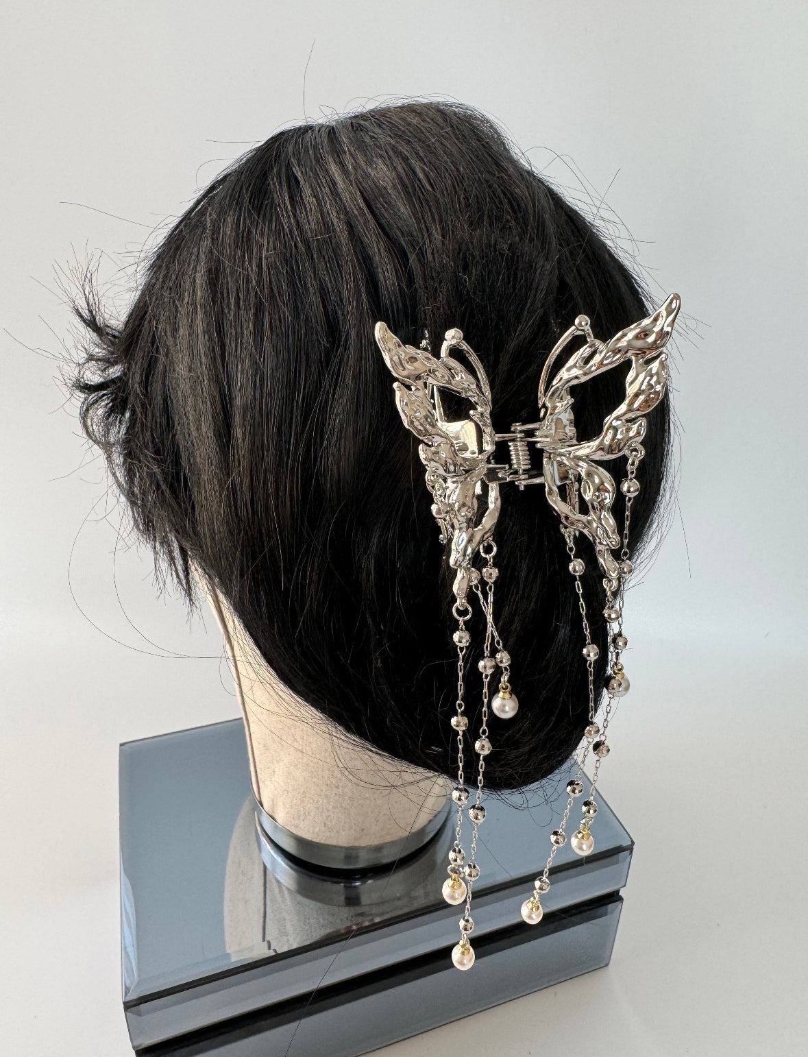 İTHAL KELEBEK DETAYLI SİLVER METAL TOKA