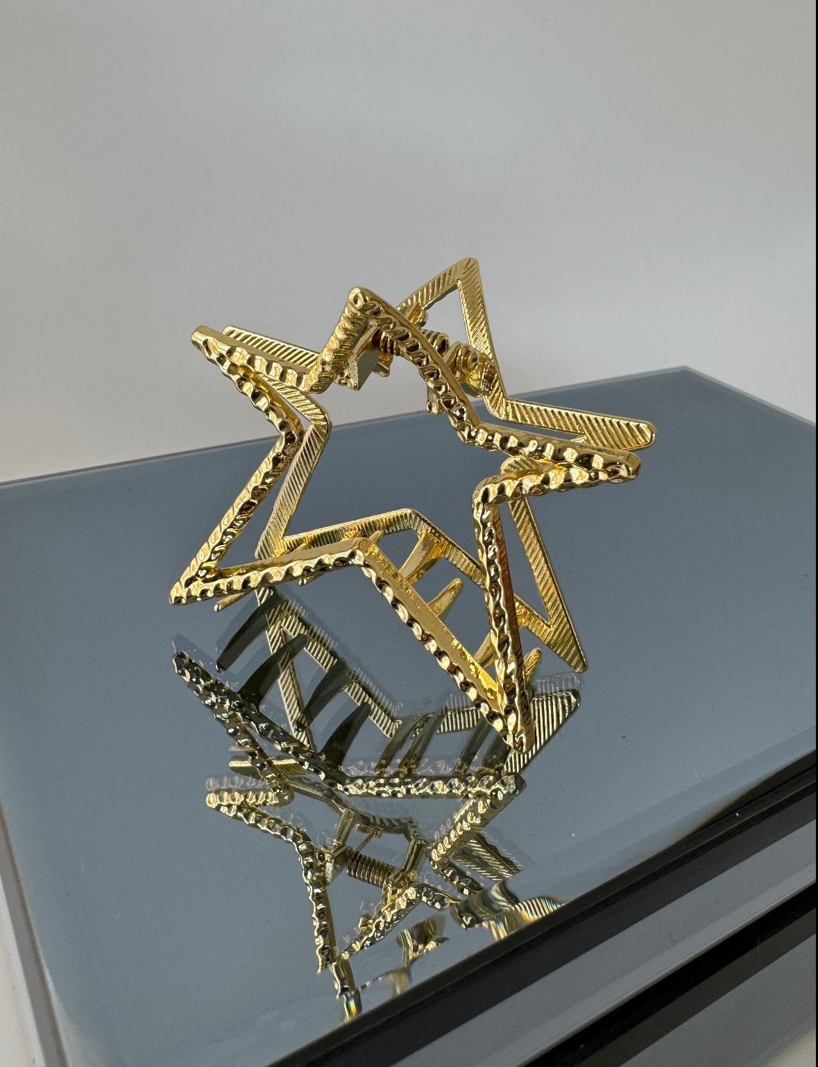 İTHAL YILDIZ DETAYLI GOLD METAL MANDAL TOKA