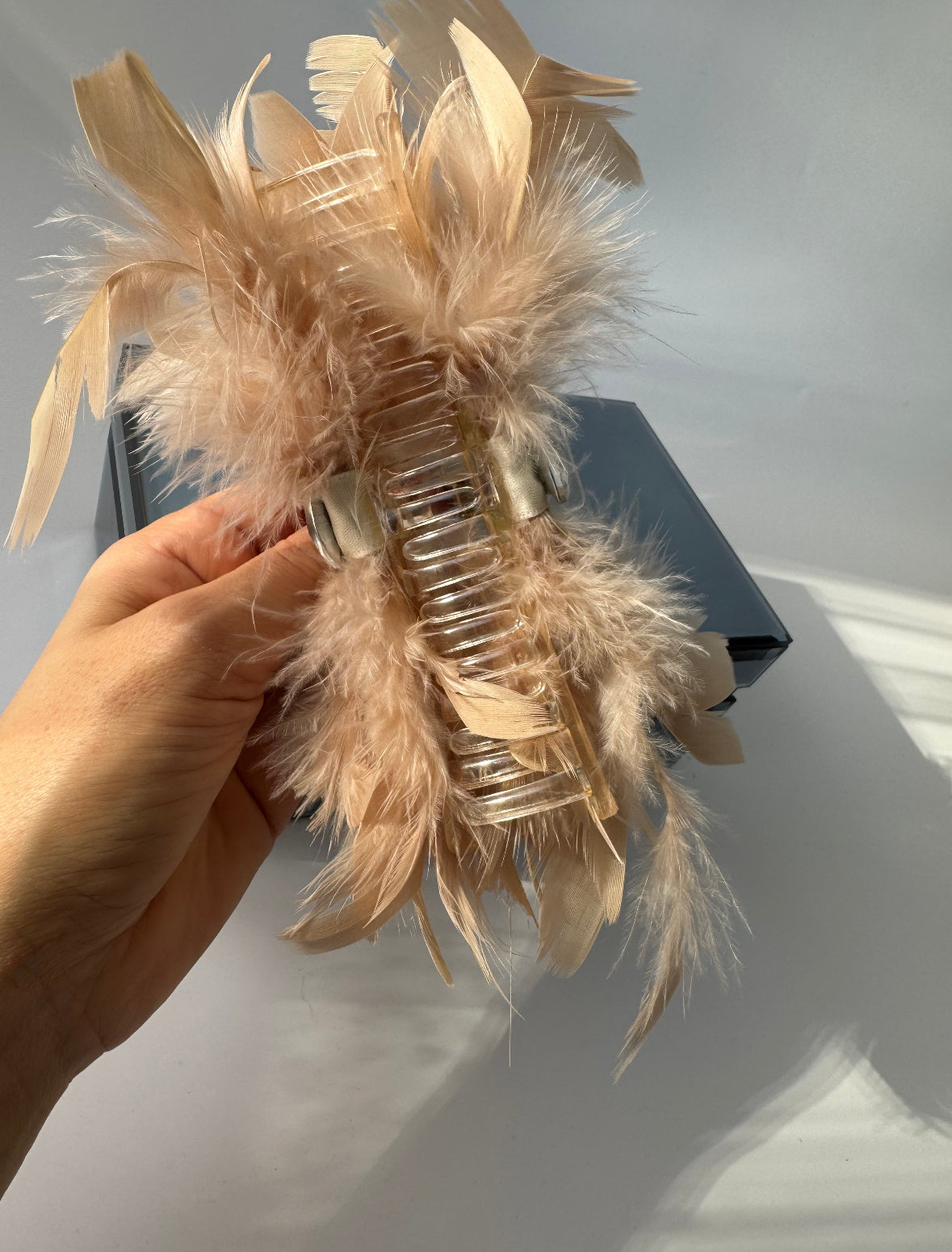 İTHAL KAHVE TÜYLÜ MANDAL TOKA