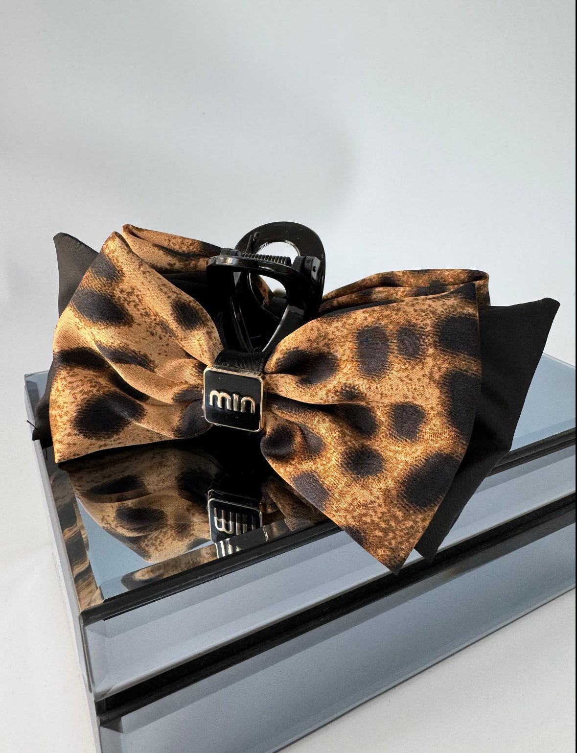 İTHAL LEOPARLI SATEN MANDAL TOKA