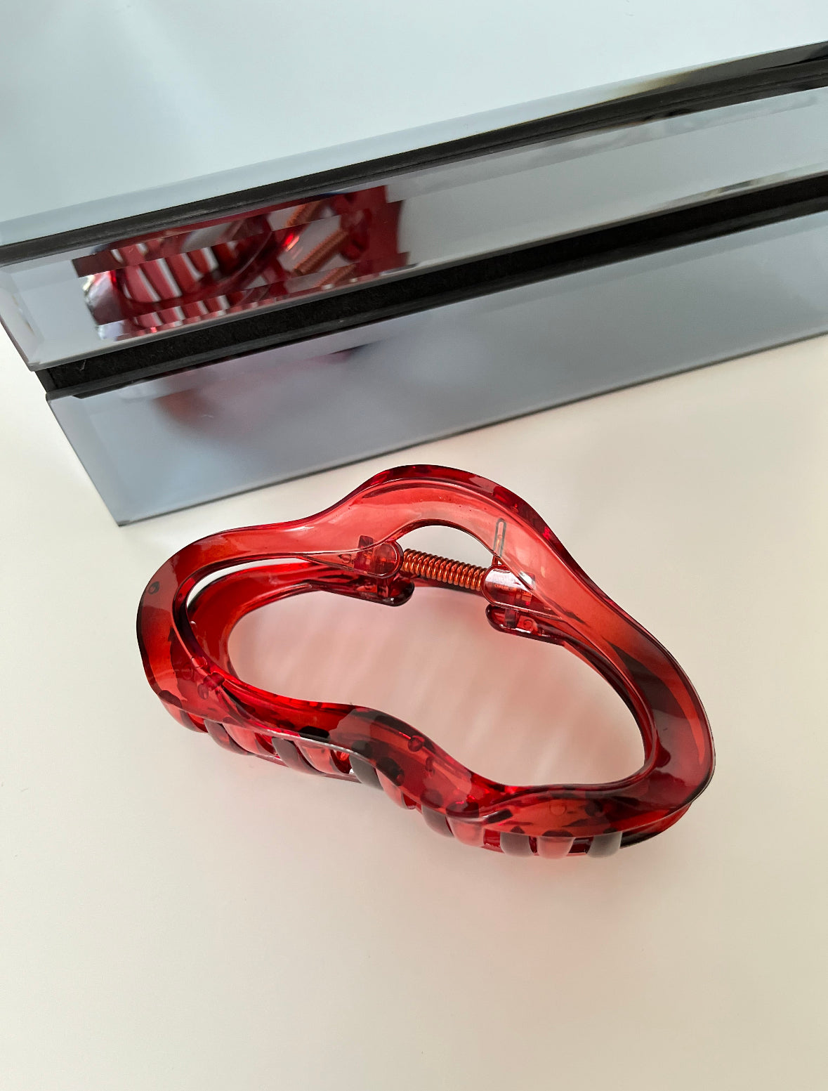 İTHAL AMORF KIRMIZI KIRILMAZ ASİMETRİK MANDAL TOKA