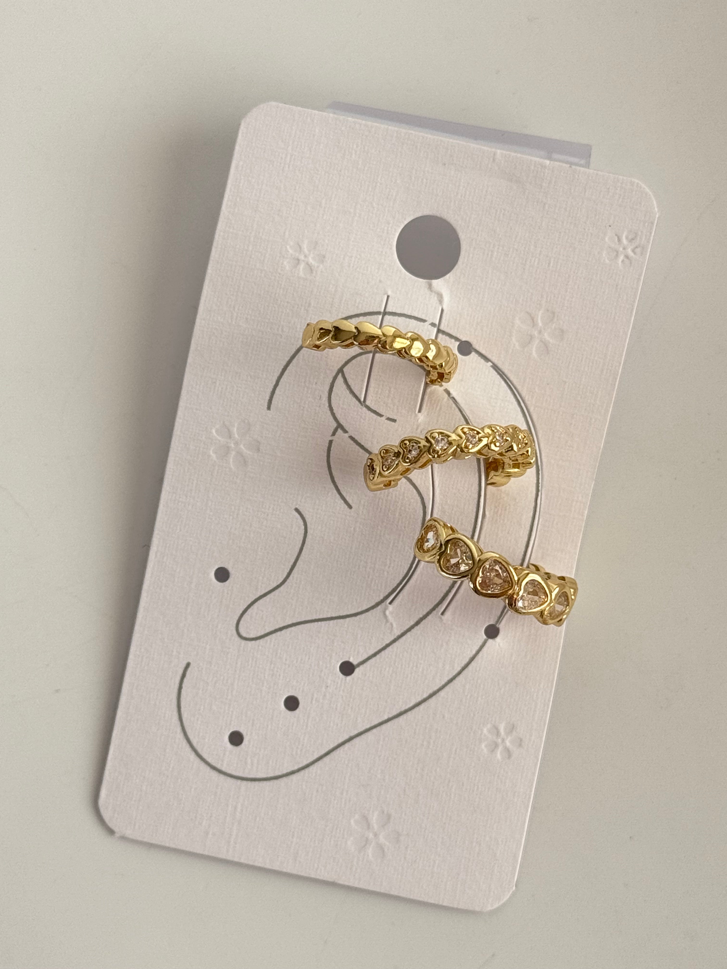 İTHAL 3LÜ KALP DETAYLI GOLD KIKIRDAK KÜPE SETİ EARCUFF