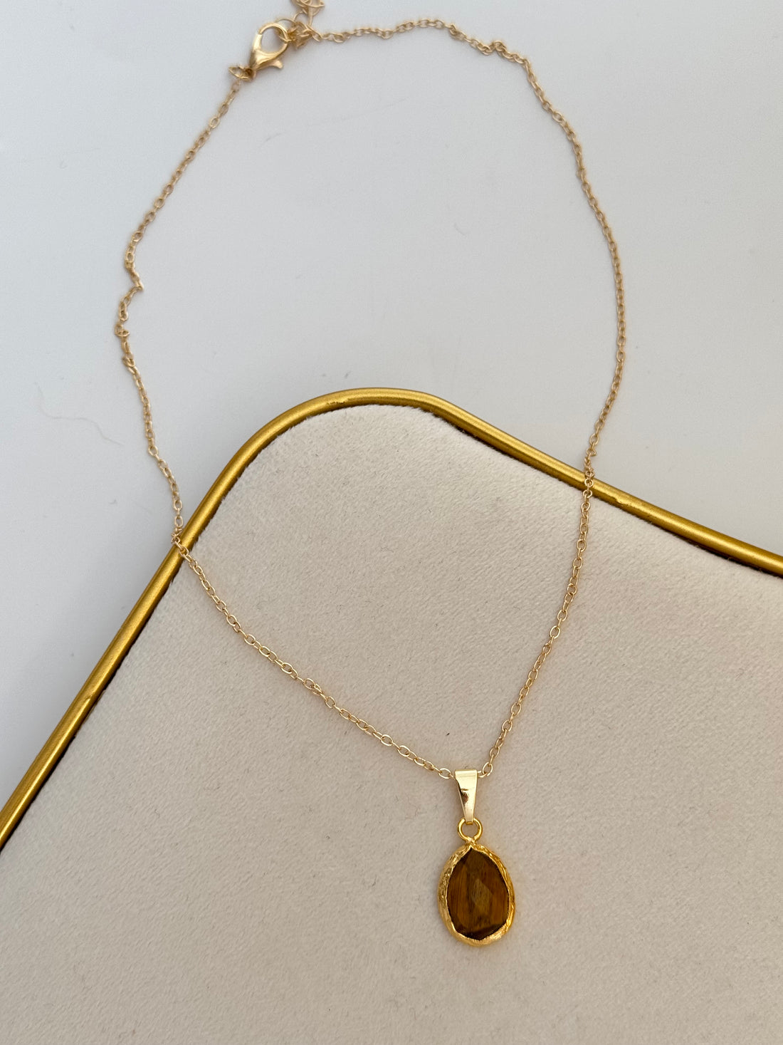 KAHVERENGİ DOĞAL TAŞLI ALTIN KAPLAMA KOLYE