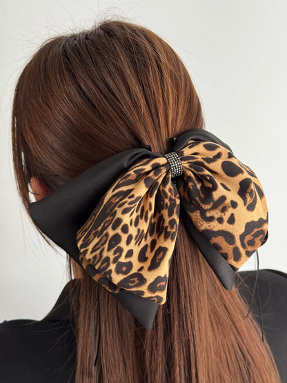 İTHAL TAŞLI FİYONKLU KURDELELİ MANDAL TOKA