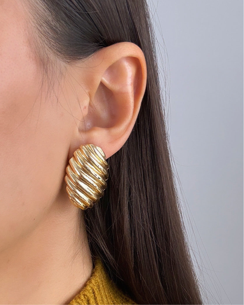 İTHAL MİDYE DESENLİ GOLD KÜPE