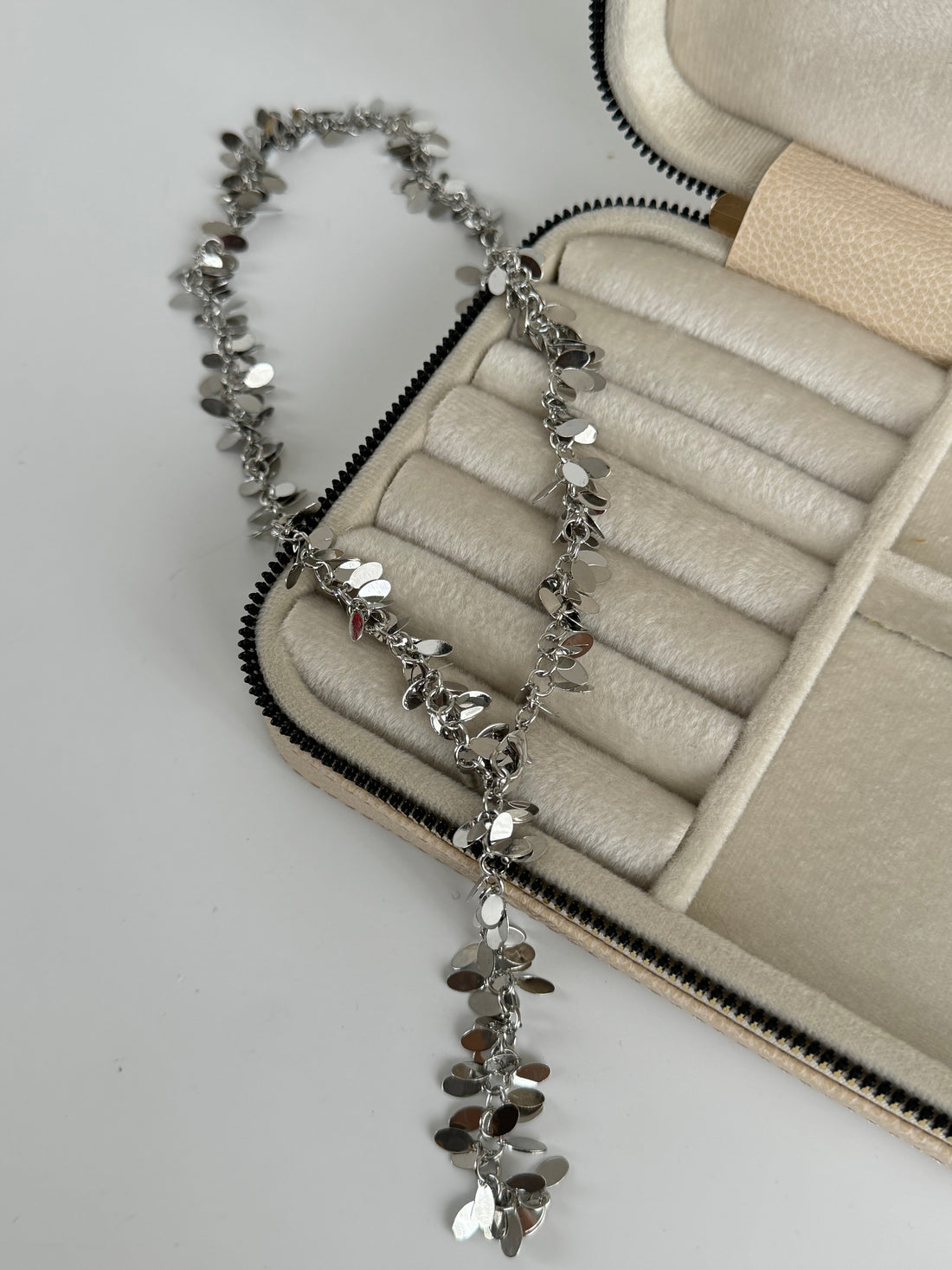 İTHAL PUL DETAYLI AYARLANABİLİR SİLVER Y KOLYE