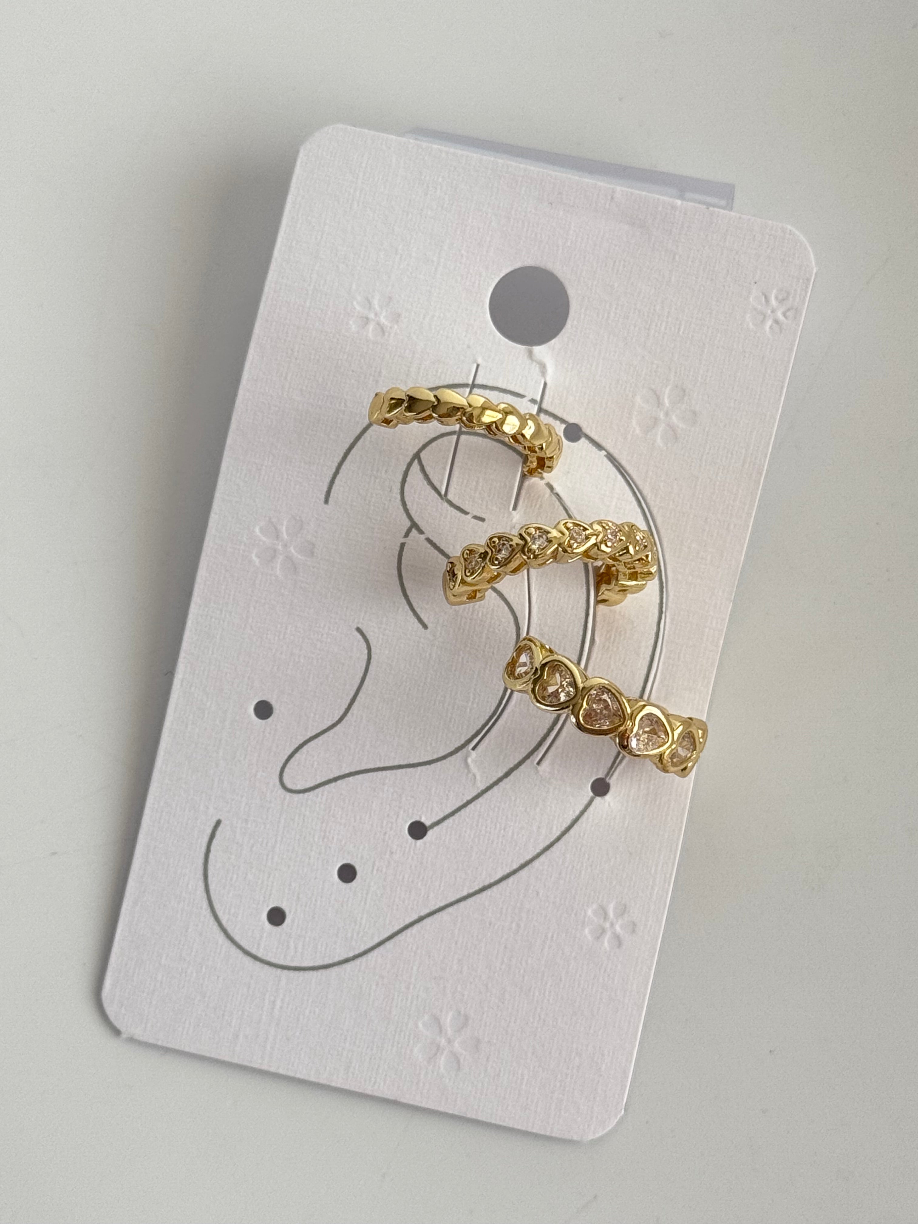 İTHAL 3LÜ KALP DETAYLI GOLD KIKIRDAK KÜPE SETİ EARCUFF