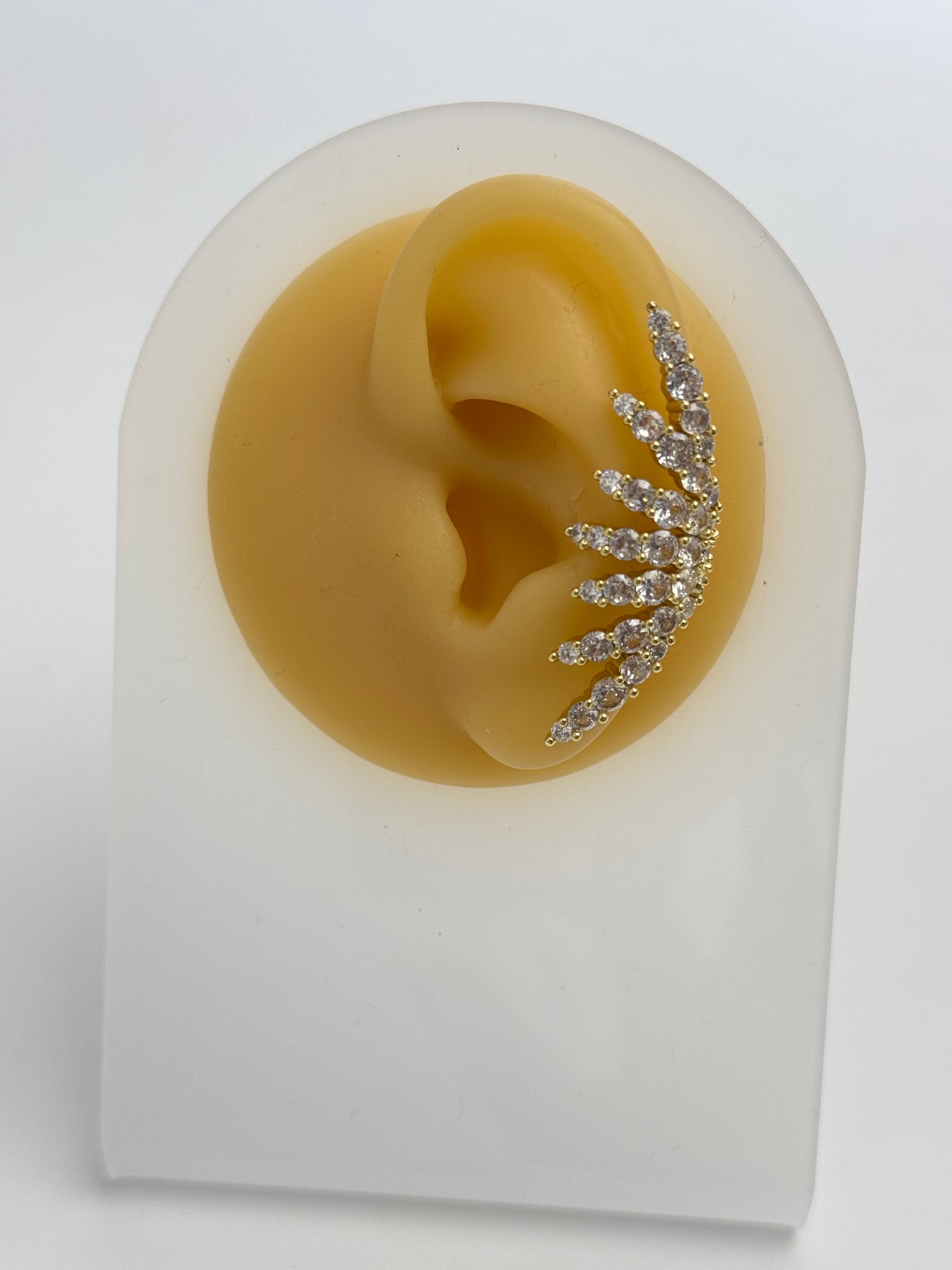 İTHAL YELPAZE TAŞ DETAYLI GOLD KIKIRDAK KÜPE EARCUFF