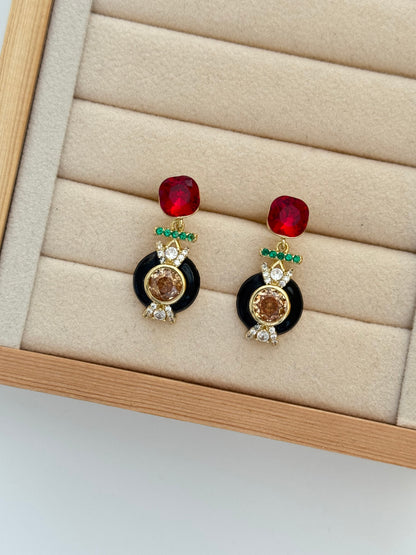 SERİLA KIRMIZI TAŞLI KÜPE