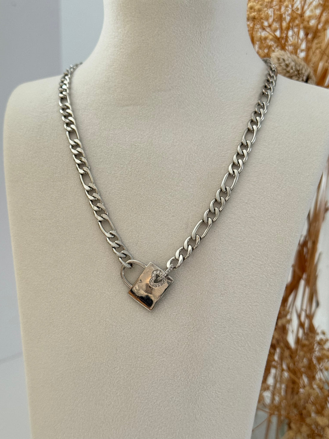 KİLİT DETAYLI İTHAL SİLVER ZİNCİR KOLYE