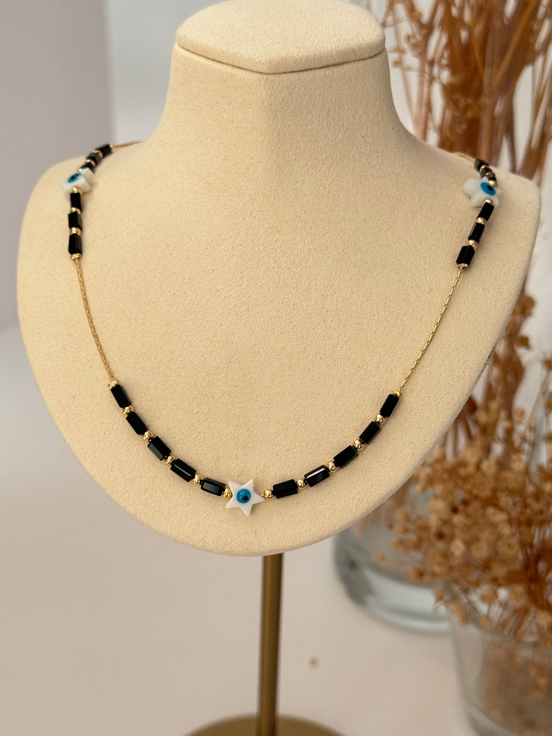 AERİ SİYAH KRİSTAL CAMLI YILDIZ DETAYLI ALTIN KAPLAMA KOLYE