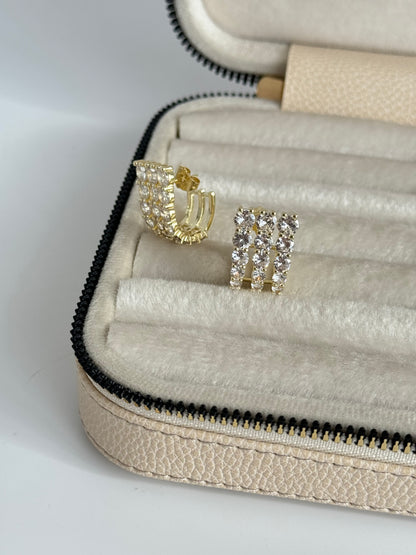 İTHAL TAŞ DETAYLI GOLD KÜPE