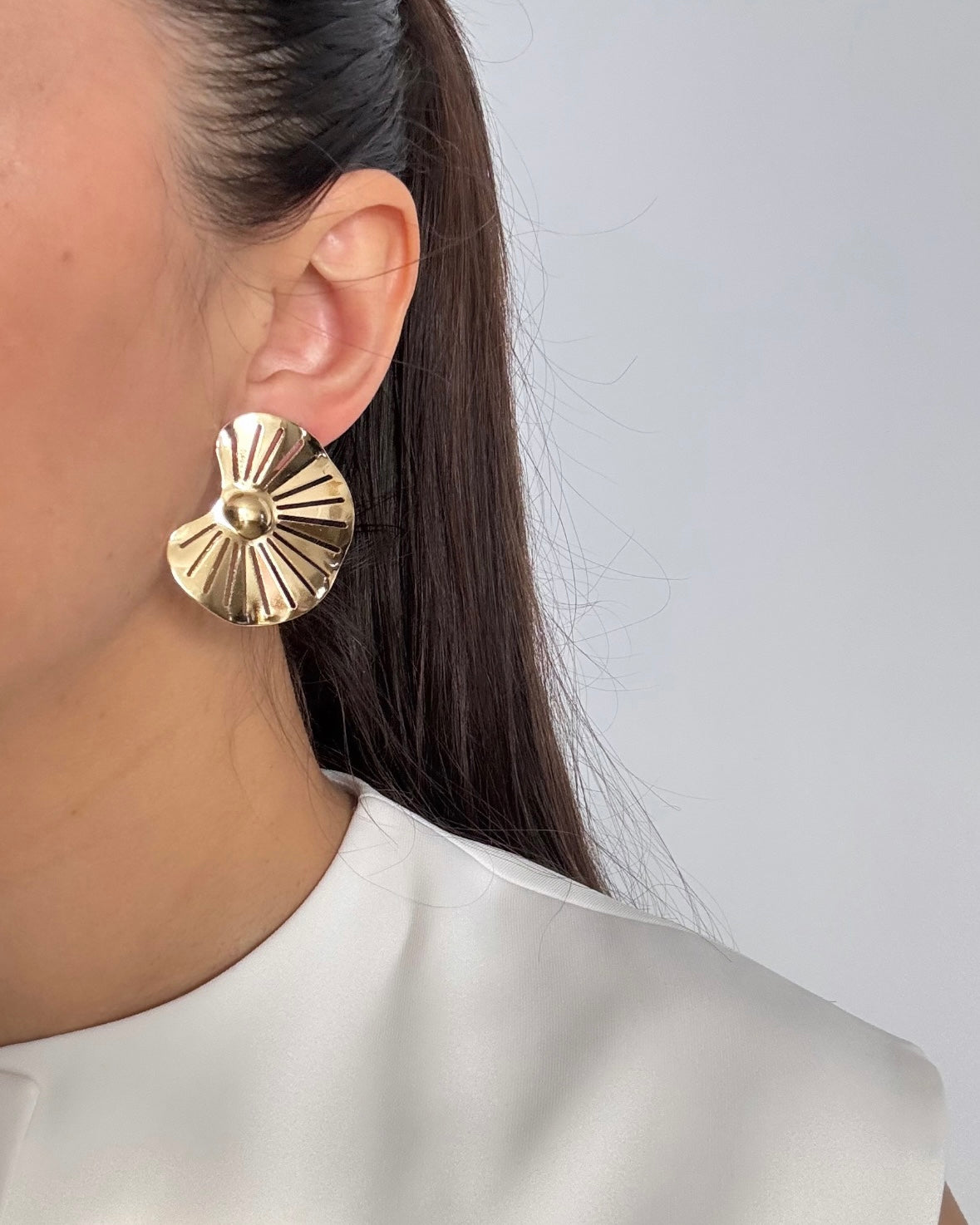 İTHAL YAPRAK MODEL GOLD KÜPE