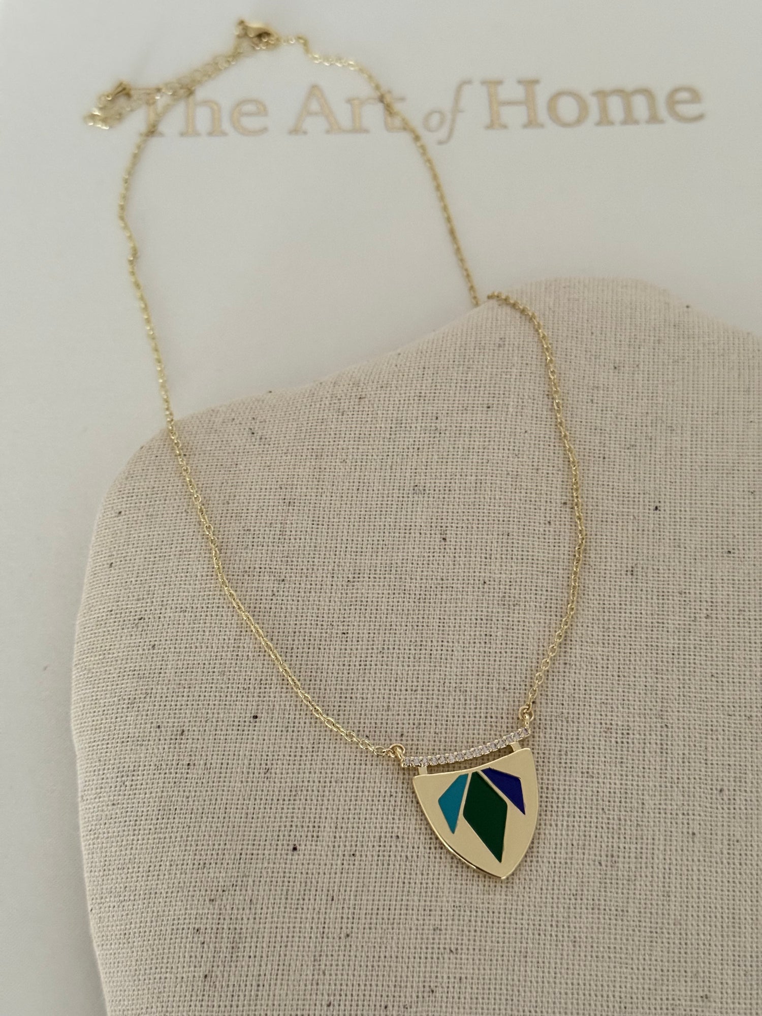 ELAN KALKAN DESENLİ GOLD KOLYE