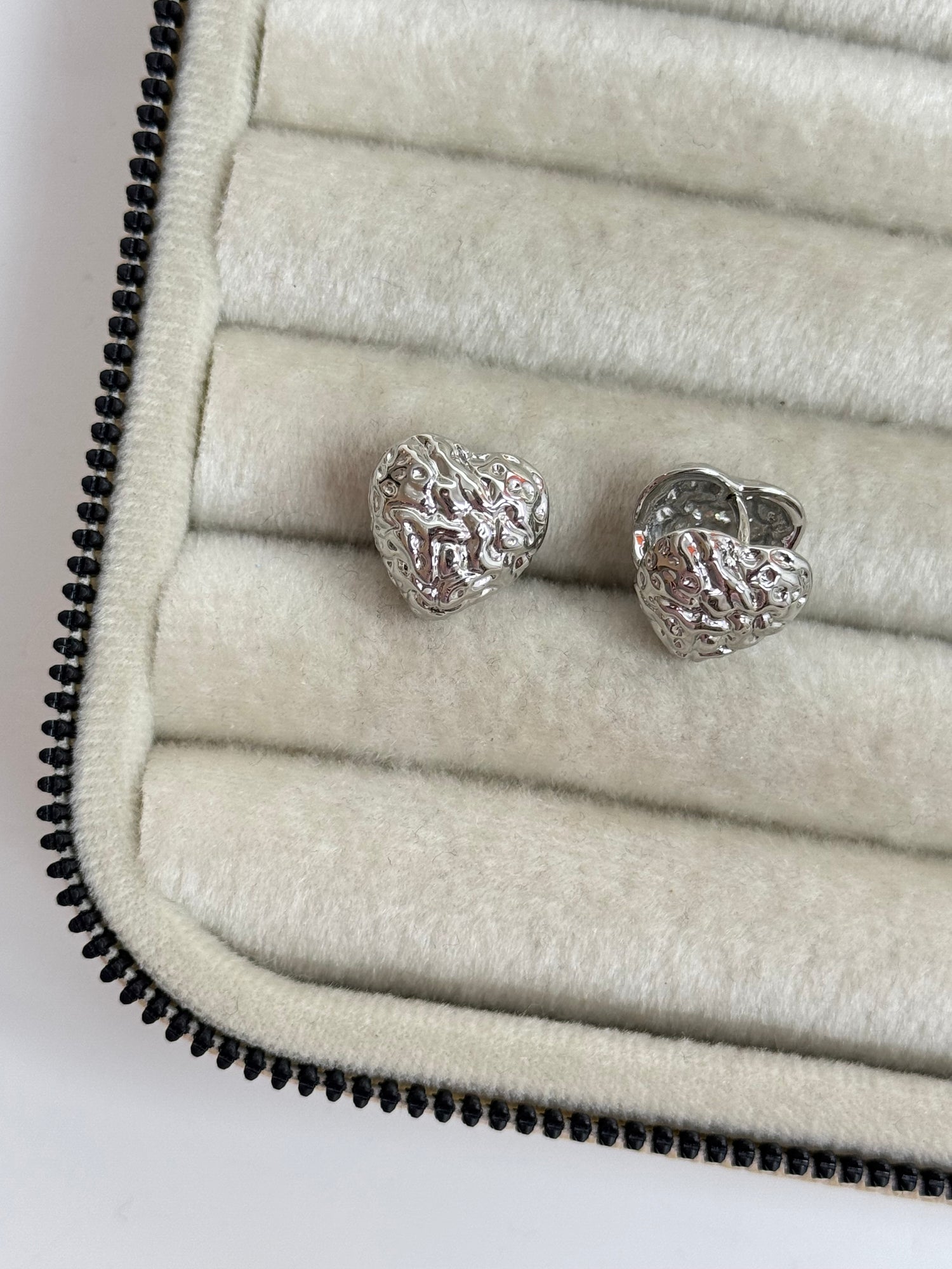 İTHAL KALP MODEL ÇİFT TARAF SİLVER KÜPE