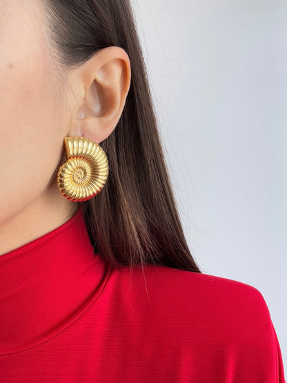 DENİZ KABUĞU MODEL ALTIN KAPLAMA KÜPE