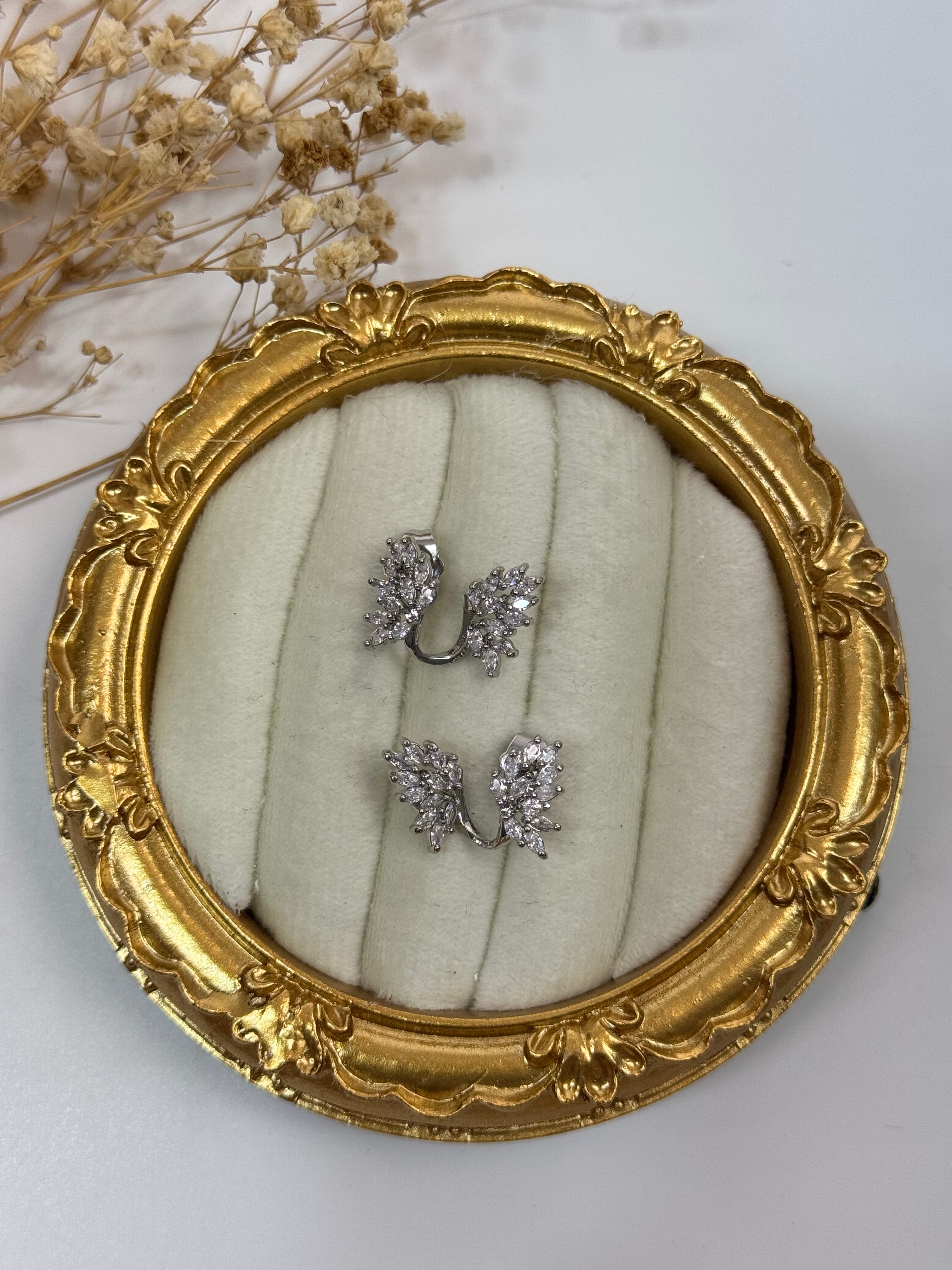 TAŞLI MELEK KANADI SİLVER KÜPE