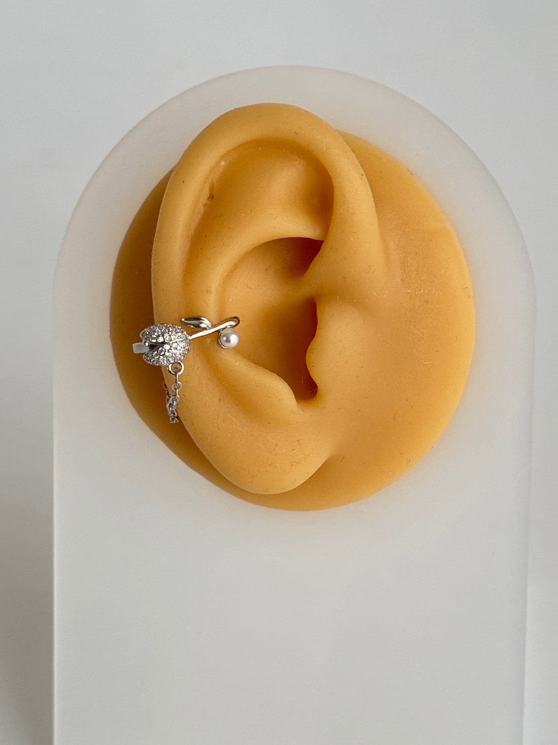 İTHAL LALE DETAYLI SAĞ KULAK SİLVER KIKIRDAK KÜPE EARCUFF