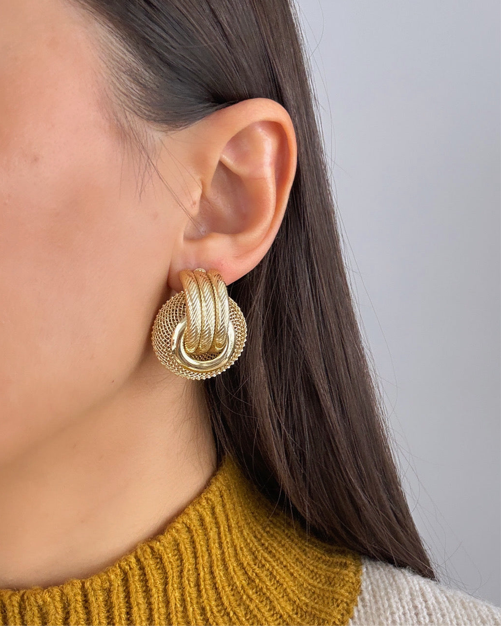 İTHAL HALKA DETAYLI GOLD KÜPE