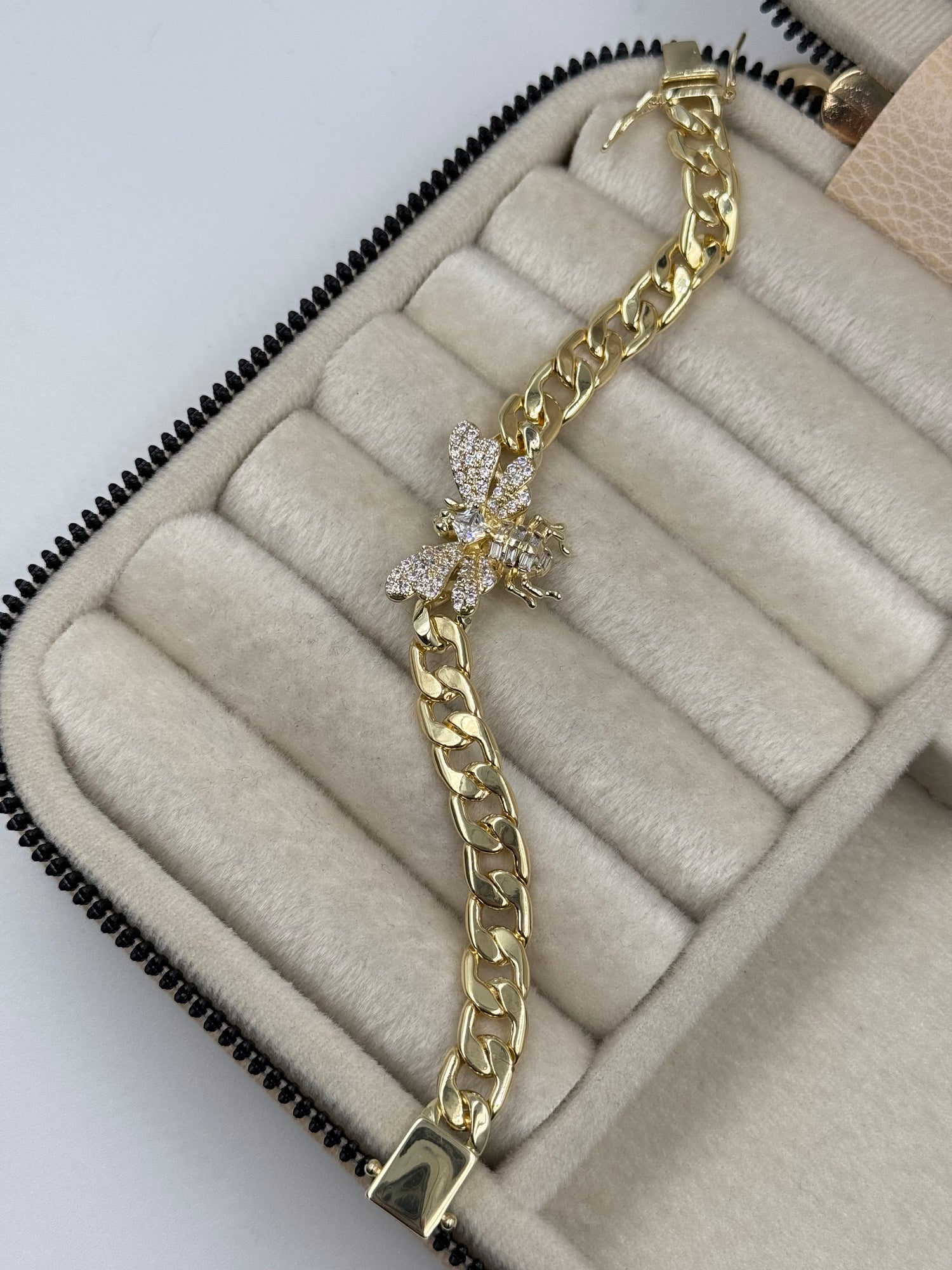 NİARE KELEBEK DETAYLI GOLD ZİNCİR BİLEKLİK