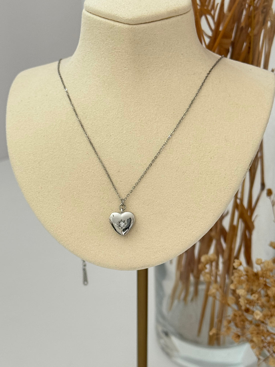 TAŞLI MİNİK KALP UÇLU SİLVER ÇELİK KOLYE