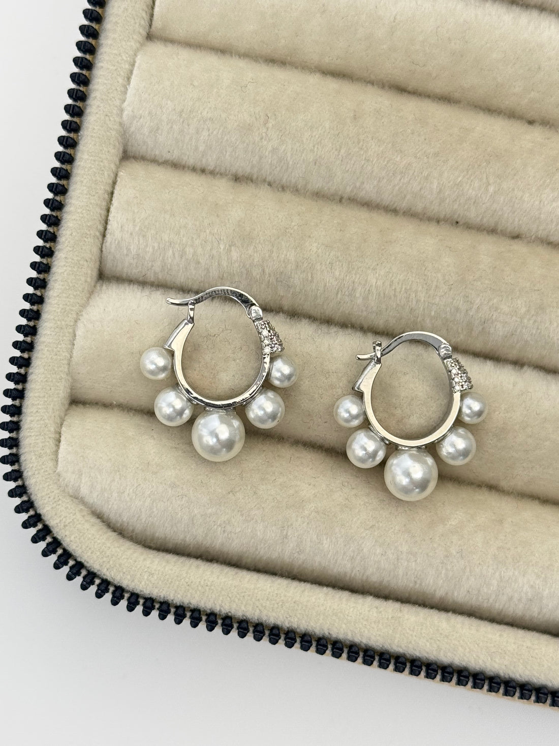 İTHAL İNCİ DETAYLI SİLVER HALKA KÜPE