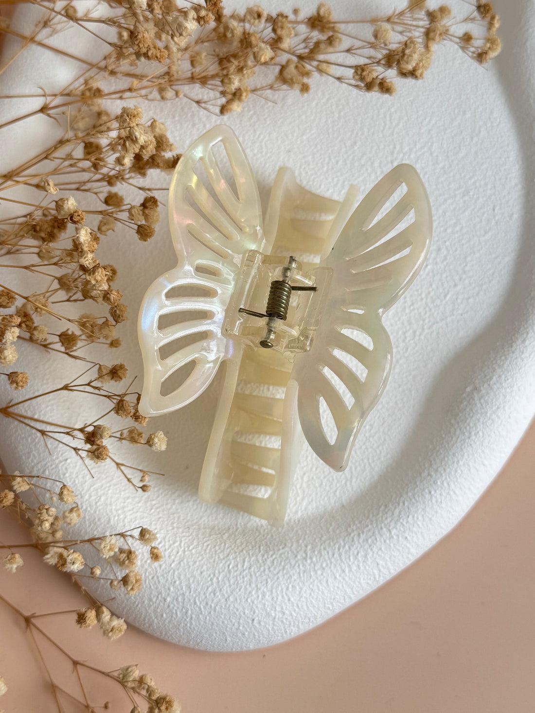 İTHAL KELEBEK DETAYLI KEMİK MANDAL TOKA