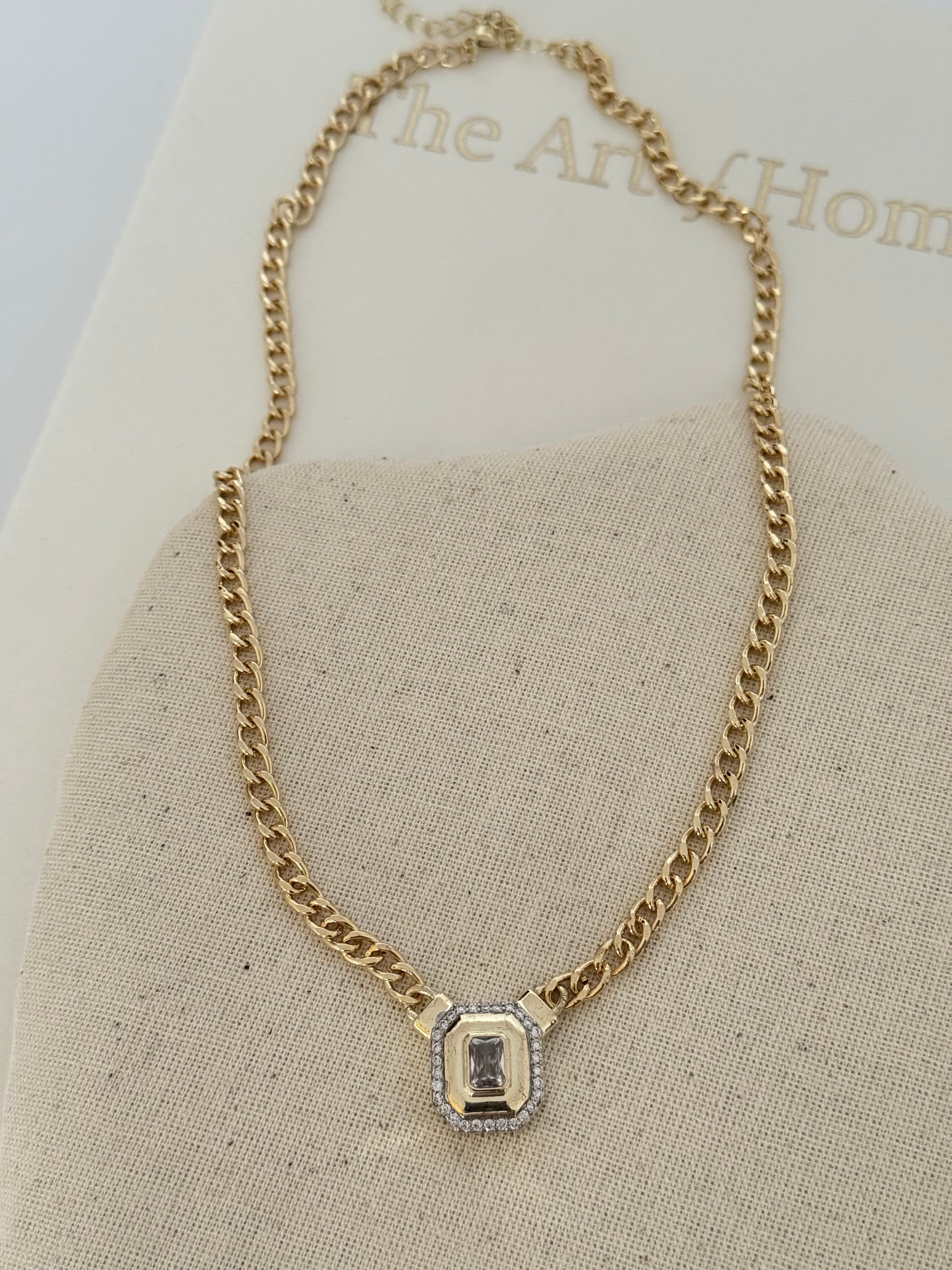 FLEURE DİKDÖRTGEN TAŞ DETAYLI GOLD ZİNCİR KOLYE