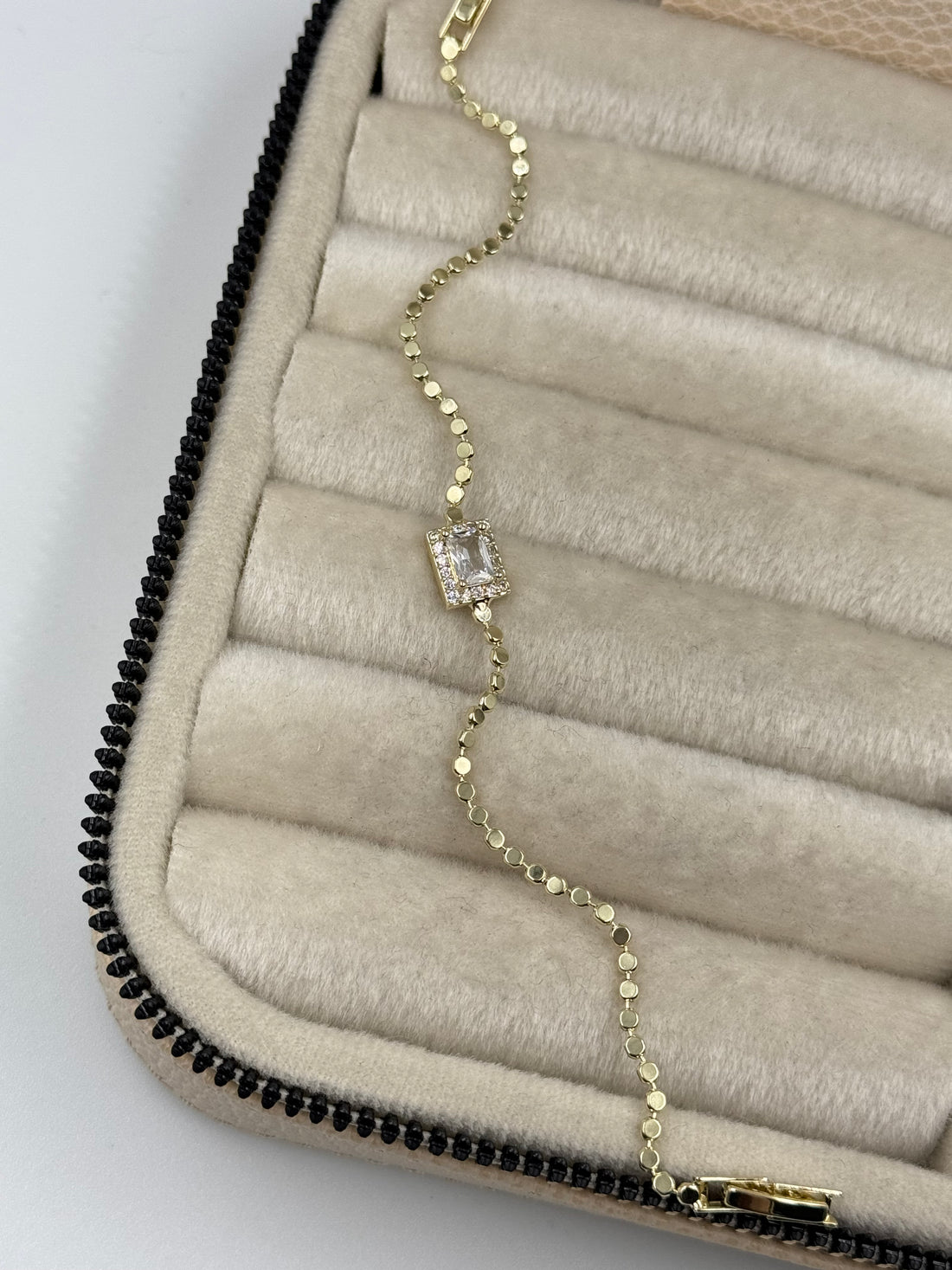 AVENA BAGET TAŞ DETAYLI EZME GOLD BİLEKLİK