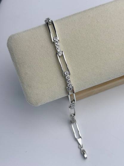 İTHAL DETAYLI SİLVER BİLEKLİK