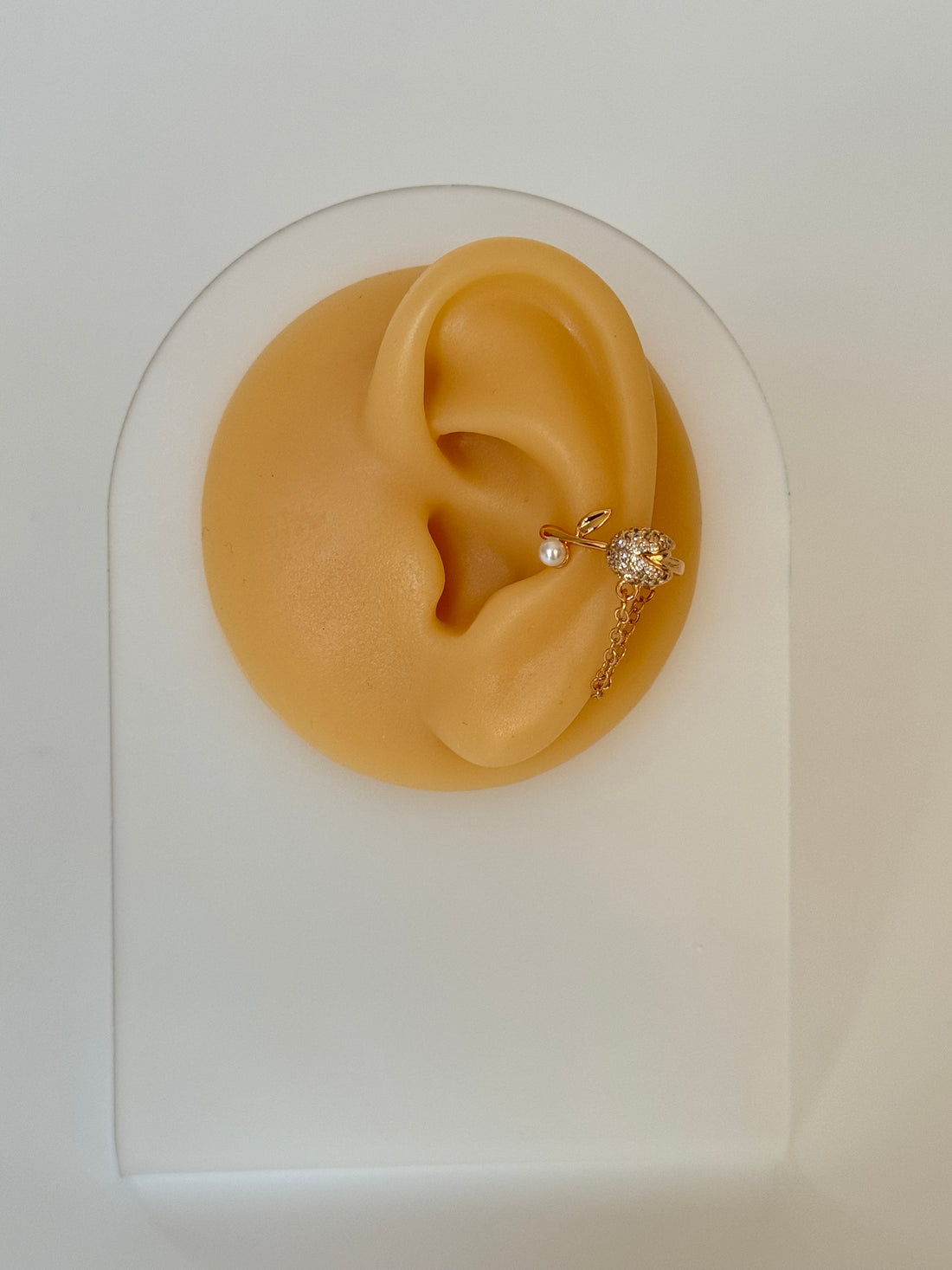 İTHAL LALE DETAYLI SOL KULAK GOLD KIKIRDAK KÜPE EARCUFF
