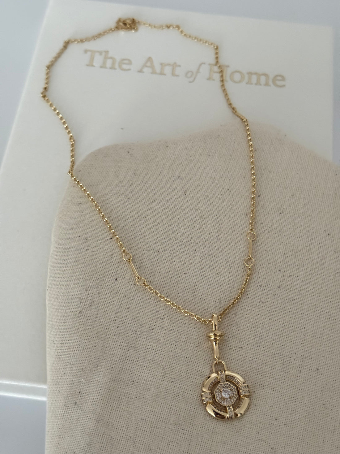 LİORE ANTİK DETAYLI UZUN GOLD KOLYE