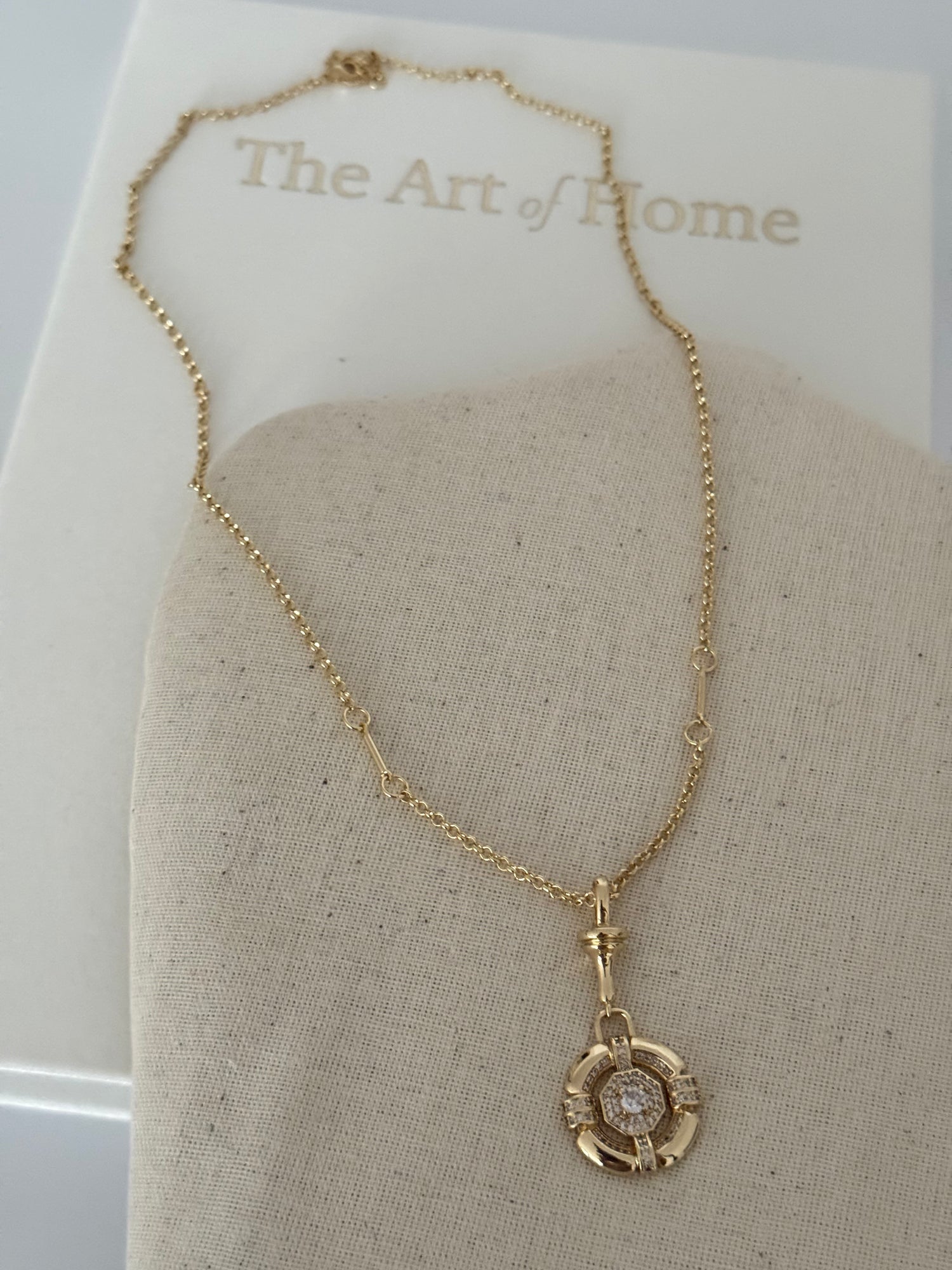 LİORE ANTİK DETAYLI UZUN GOLD KOLYE