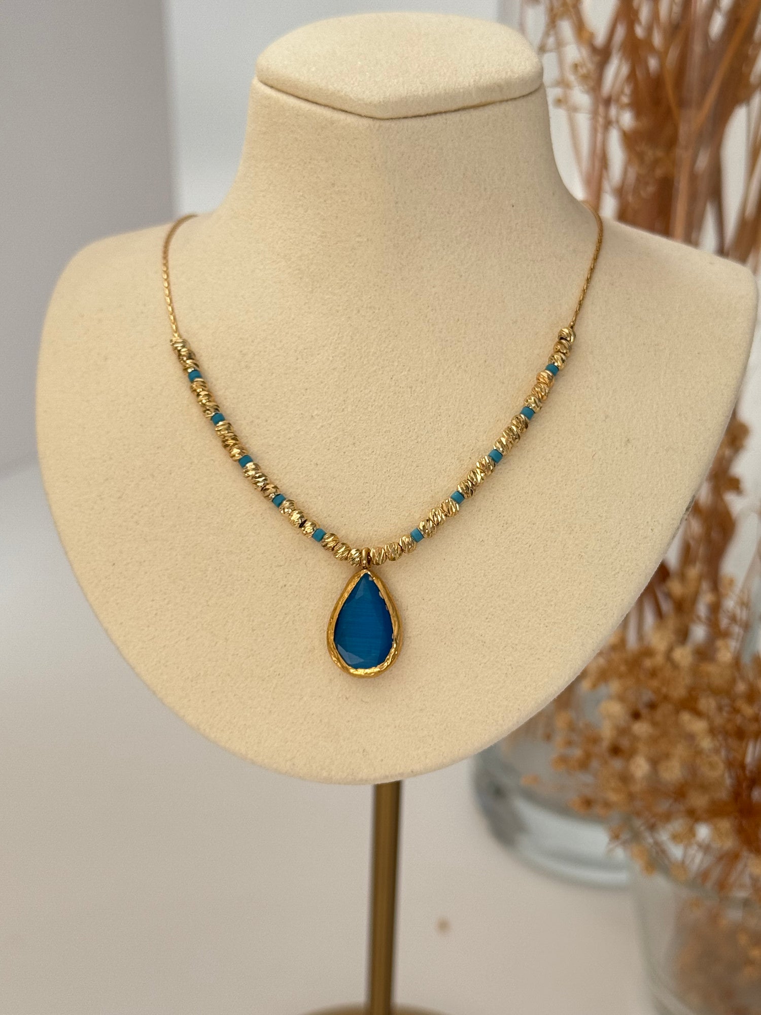 ARYAN LACİVERT KRİSTAL TAŞLI ALTIN KAPLAMA DORİKA KOLYE