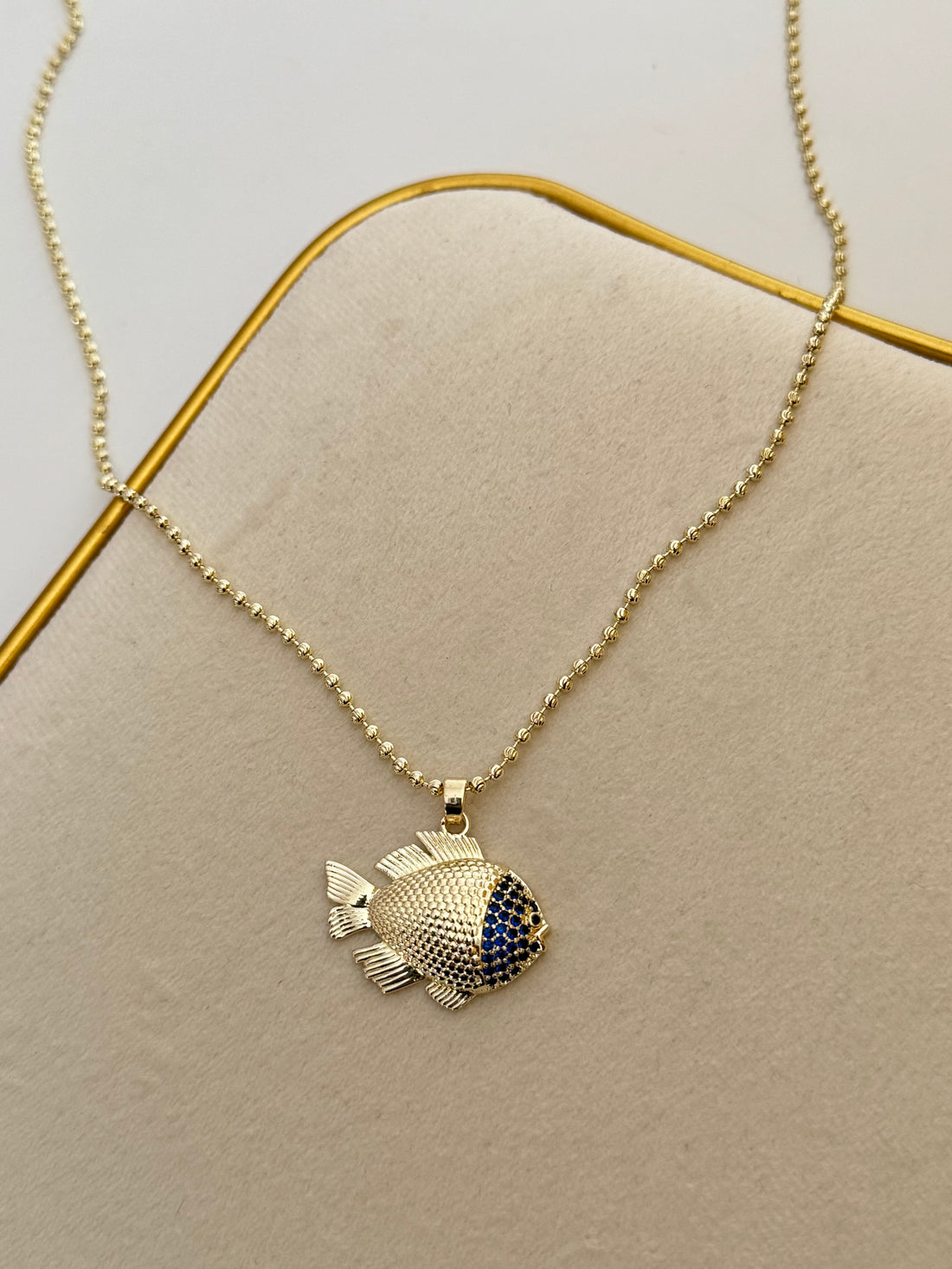 İTHAL BALIK DETAYLI GOLD KOLYE