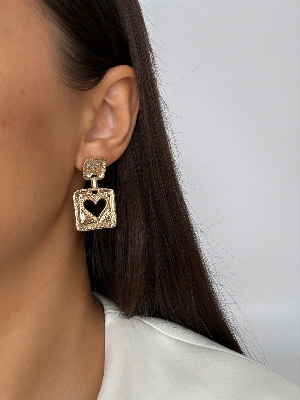 İTHAL KALP DETAYLI GOLD KÜPE