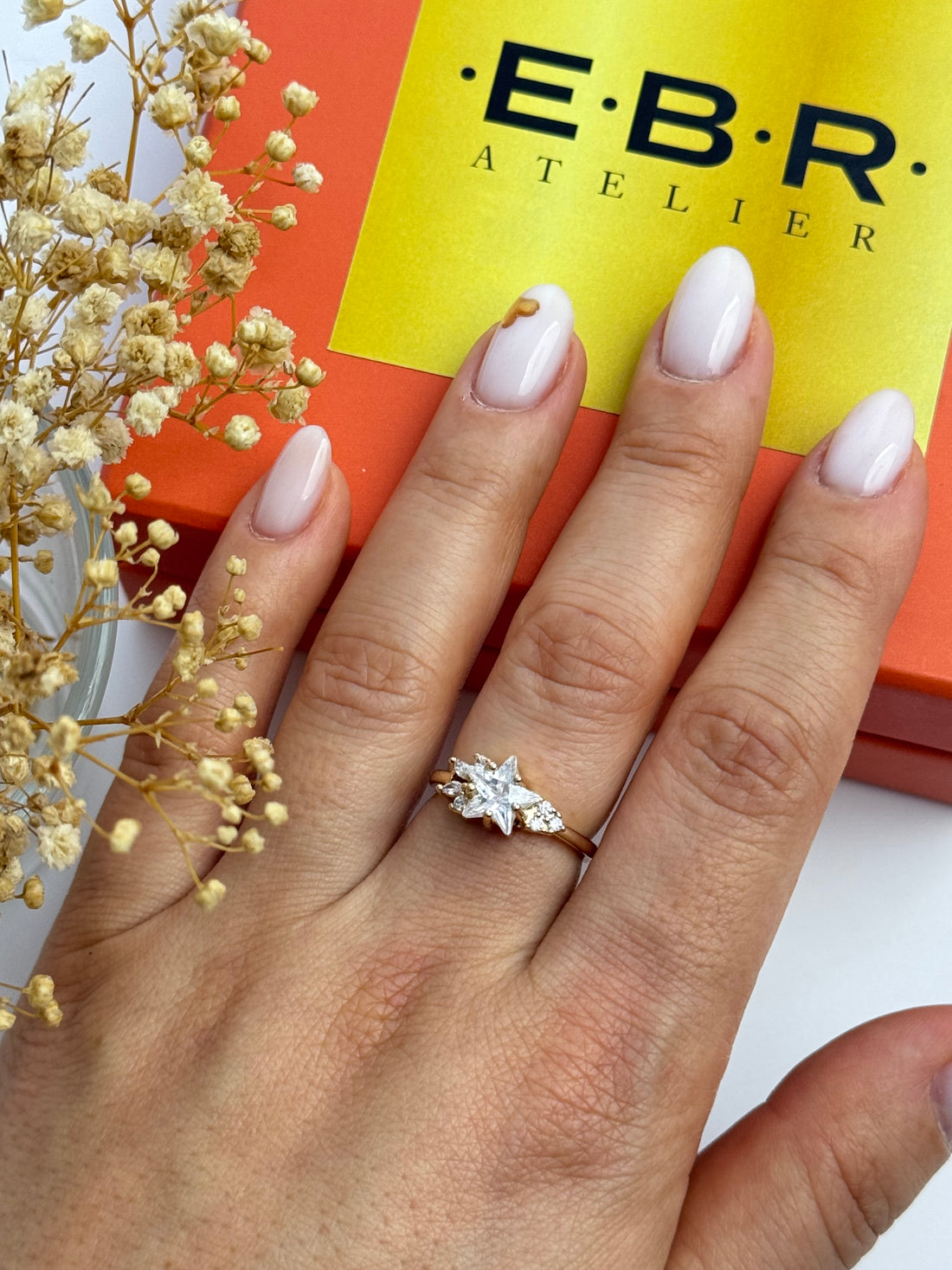 İTHAL YILDIZ DETAYLI GOLD AYARLANABİLİR YÜZÜK