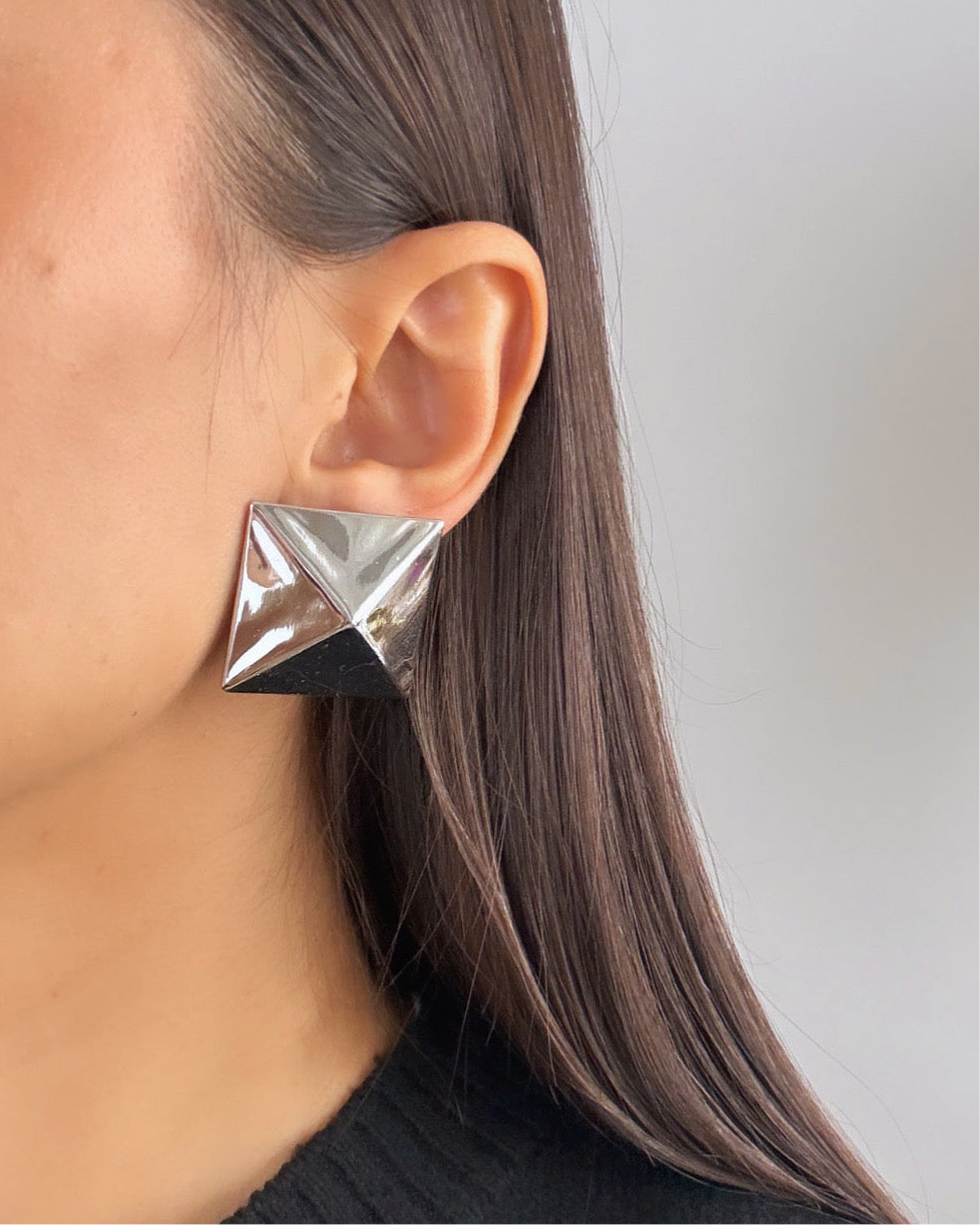 İTHAL PİRAMİT MODEL SİLVER KÜPE