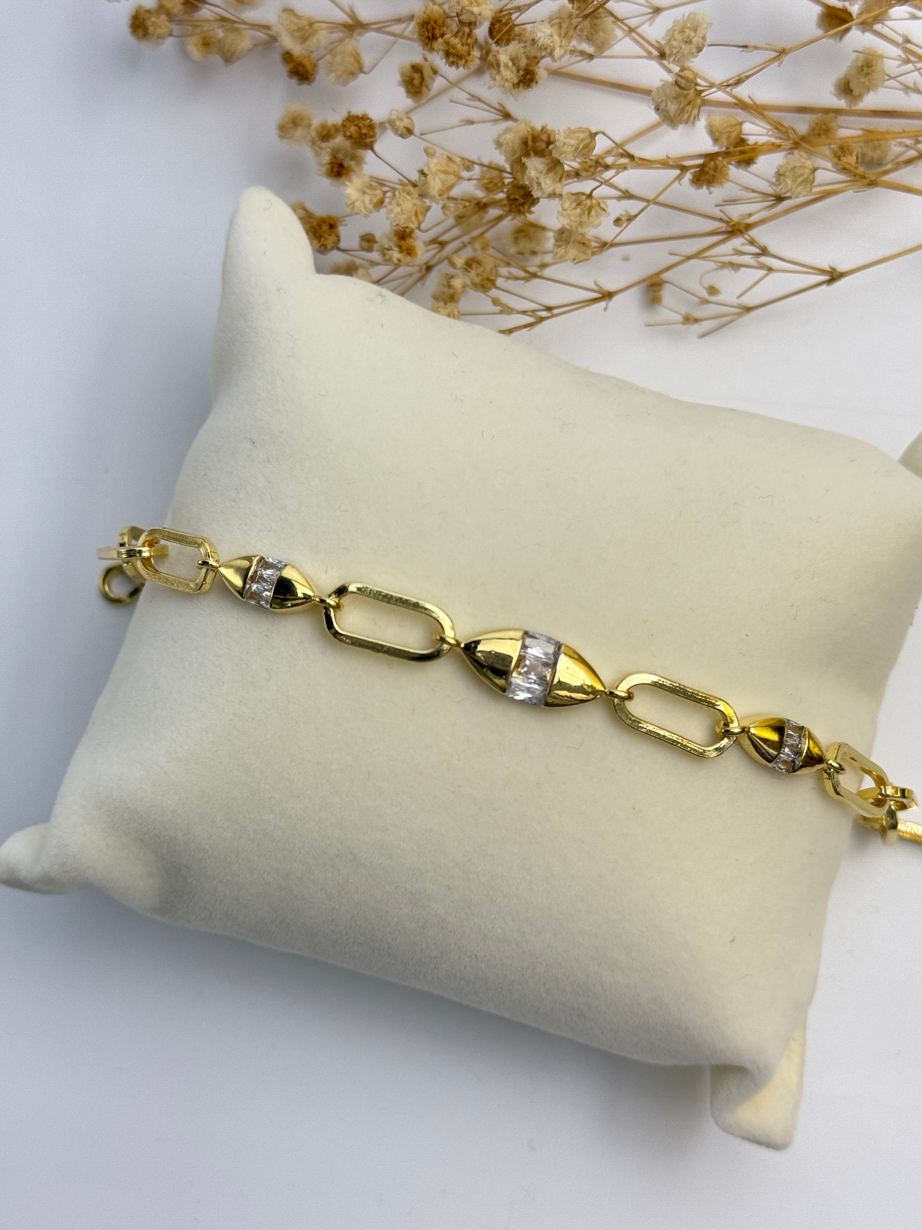 İTHAL TAŞ DETAYLI GOLD ZİNCİR BİLEKLİK