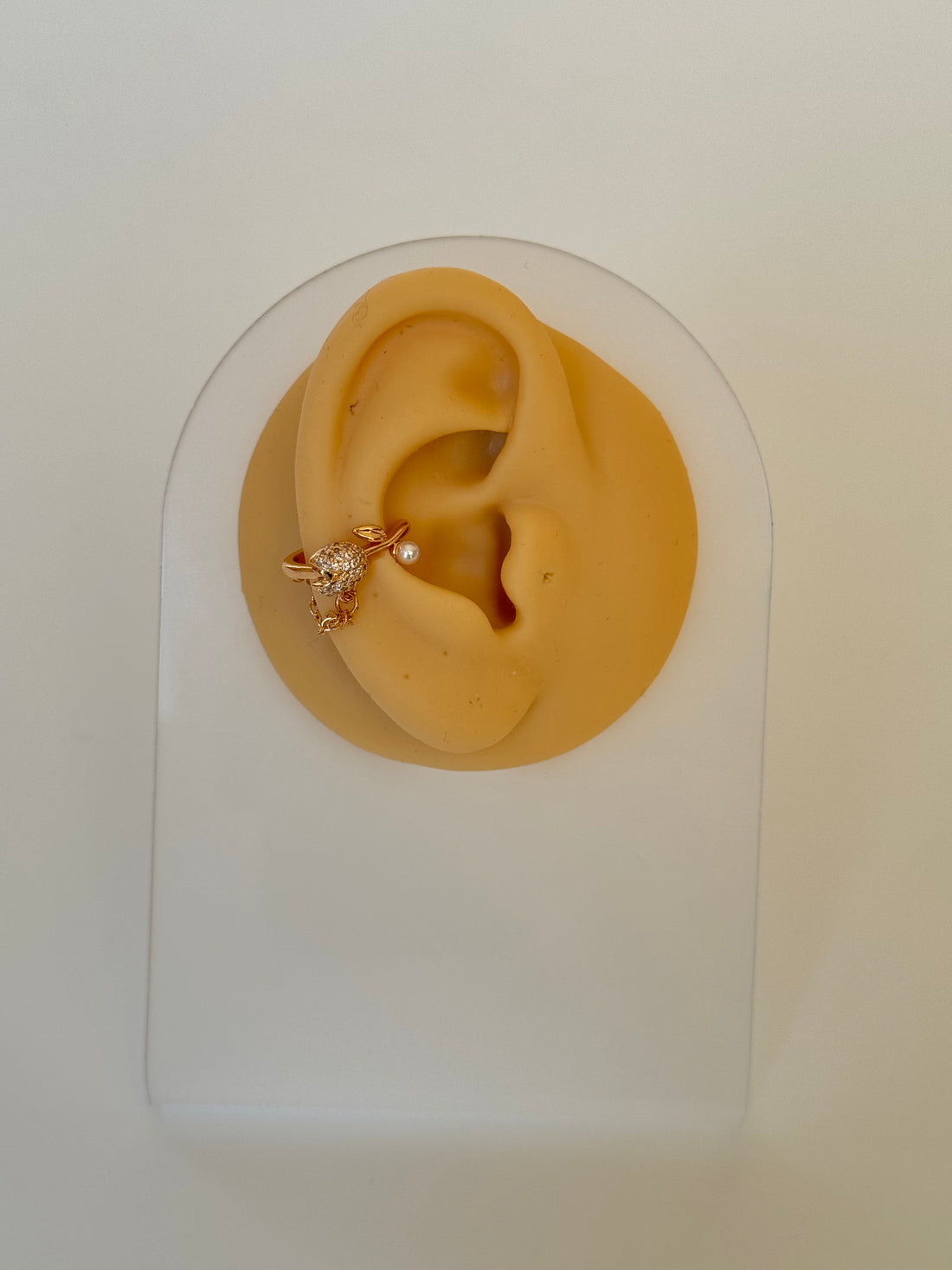 İTHAL LALE DETAYLI SAĞ KULAK GOLD KIKIRDAK KÜPE EARCUFF