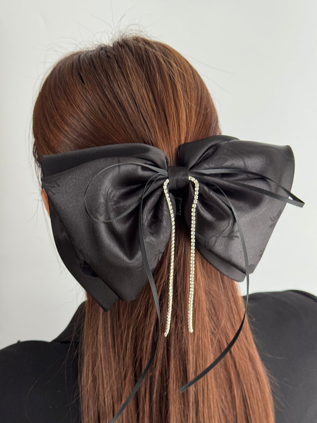 İTHAL TAŞLI FİYONKLU KURDELELİ MANDAL TOKA