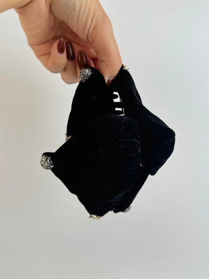 İTHAL SİYAH KADİFE TAŞ DETAYLI MANDAL DUBAİ TOKA