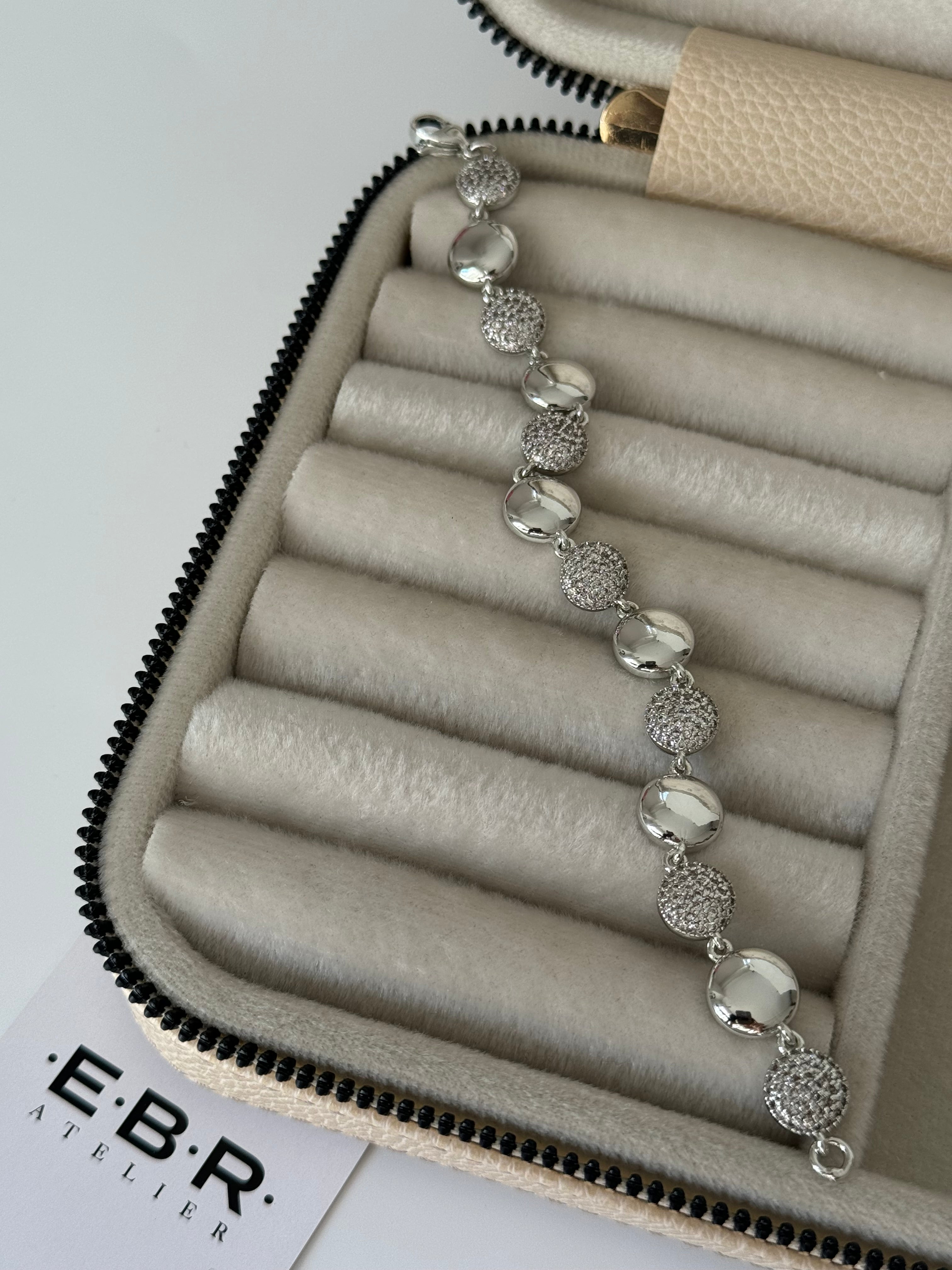 İTHAL OVAL TAŞ DETAYLI SİLVER BİLEKLİK