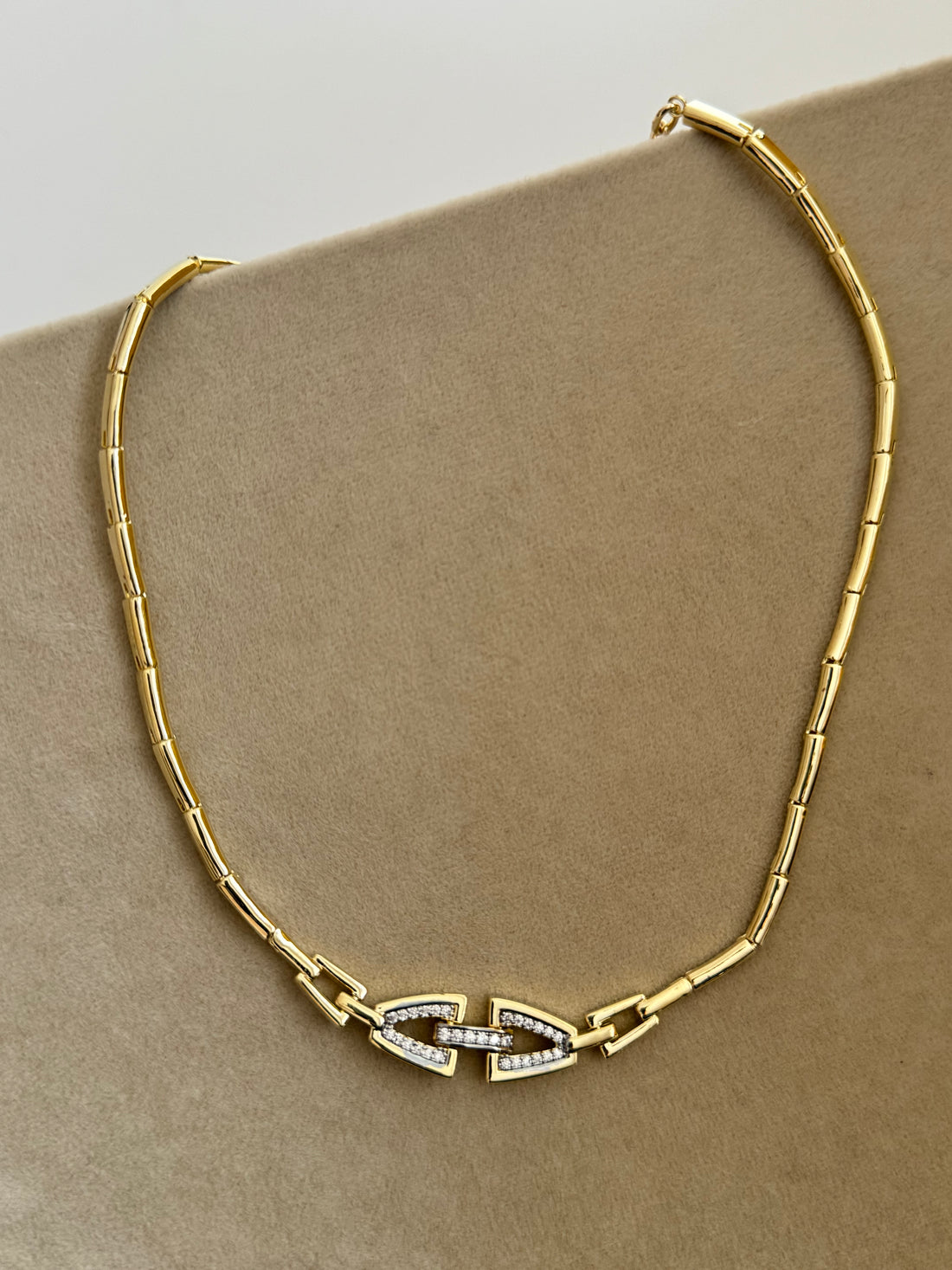 ILYA TAŞ TAŞ DETAYLI GOLD KOLYE